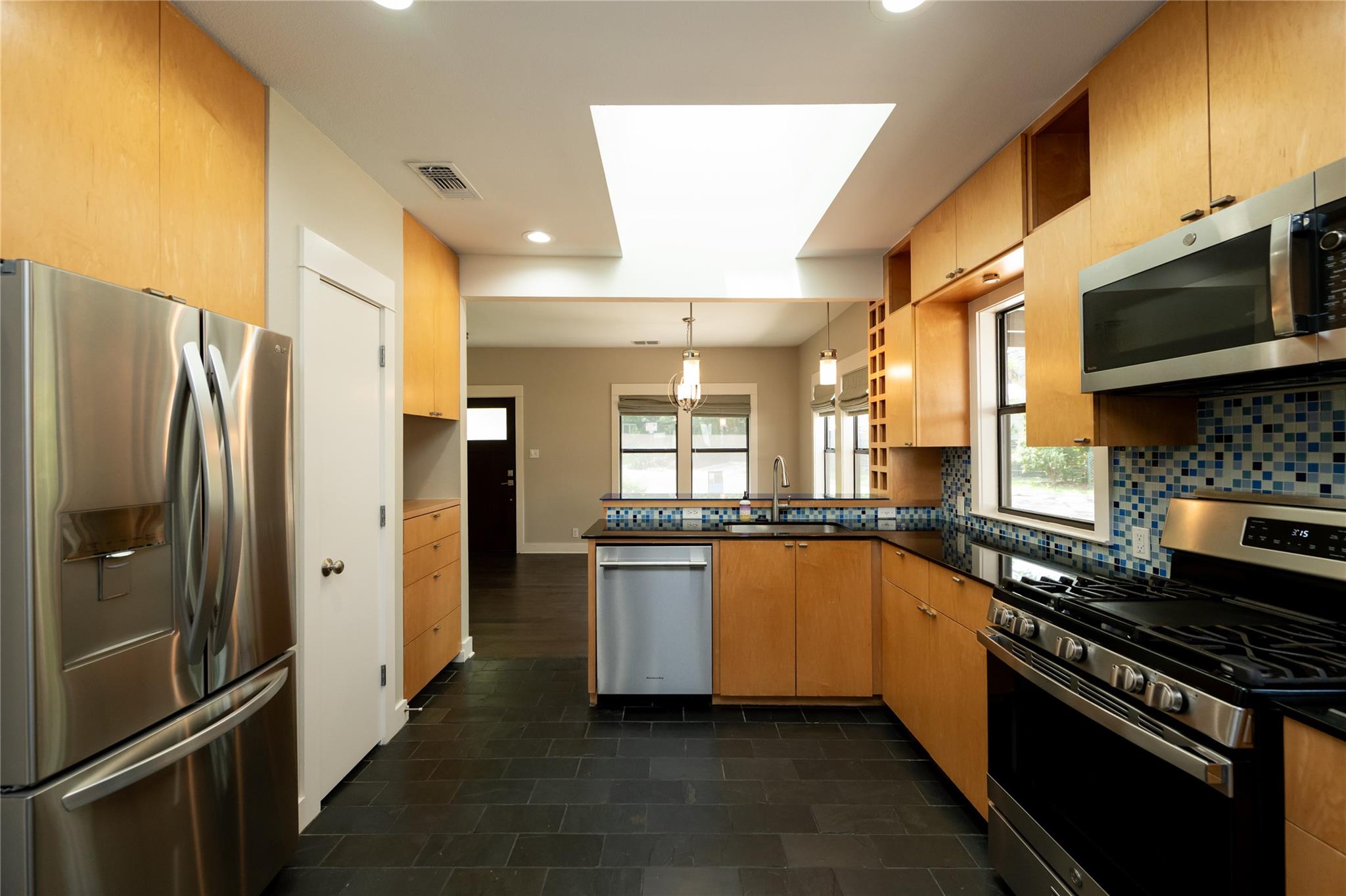 2103 Kinney Ave, Austin, TX 78704