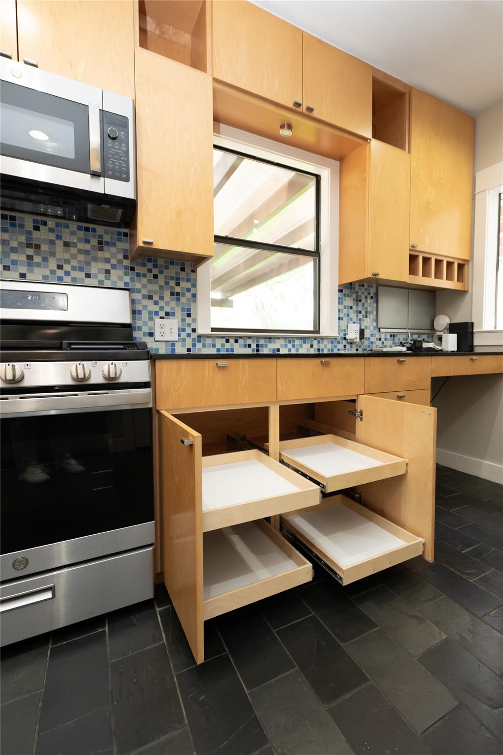 2103 Kinney Ave, Austin, TX 78704