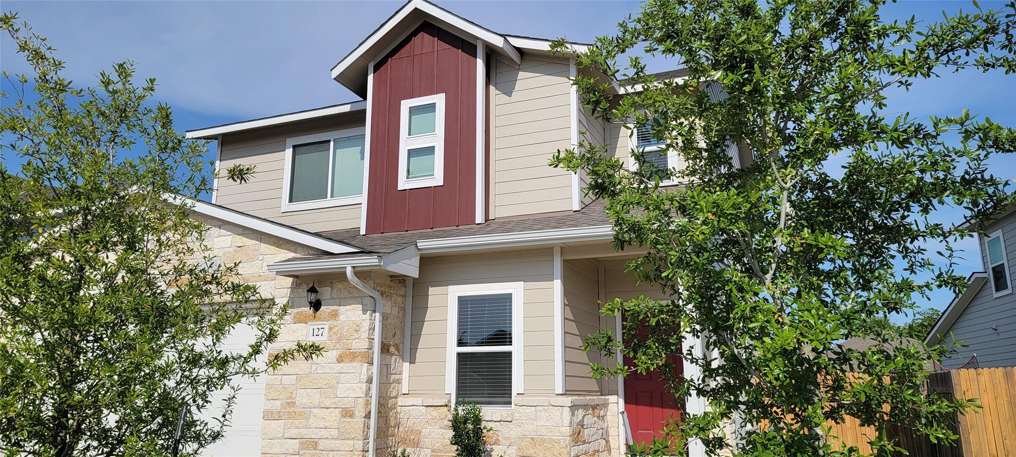 127 Trailside Ln, Bastrop, TX 78602
