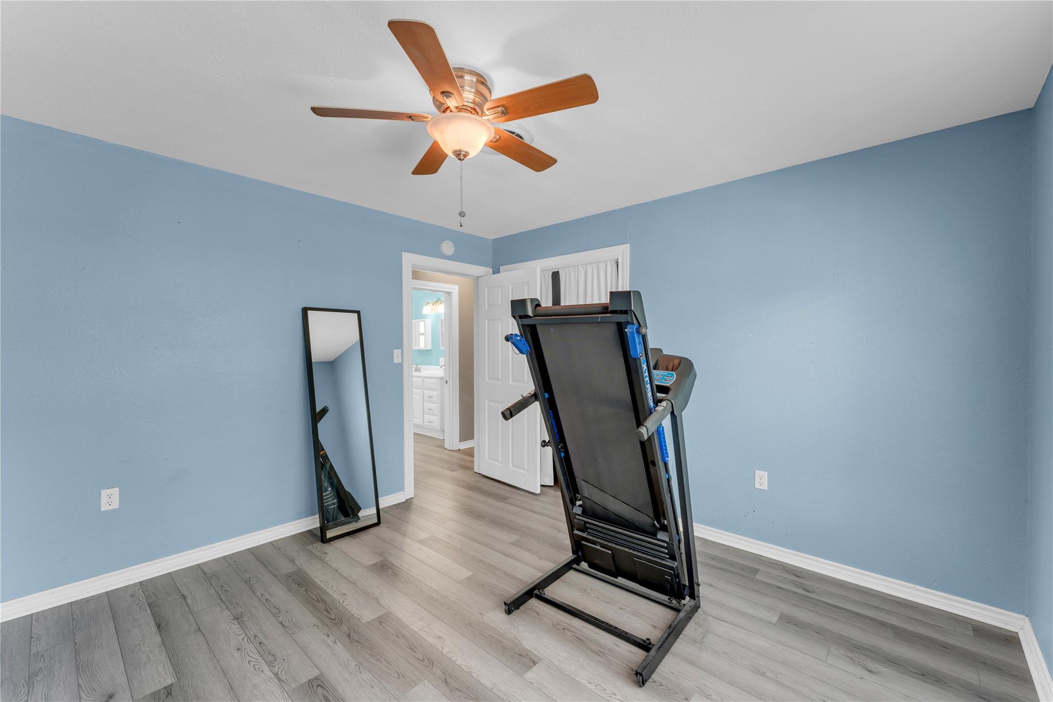 209 E Live Oak St, Burnet, TX 78611