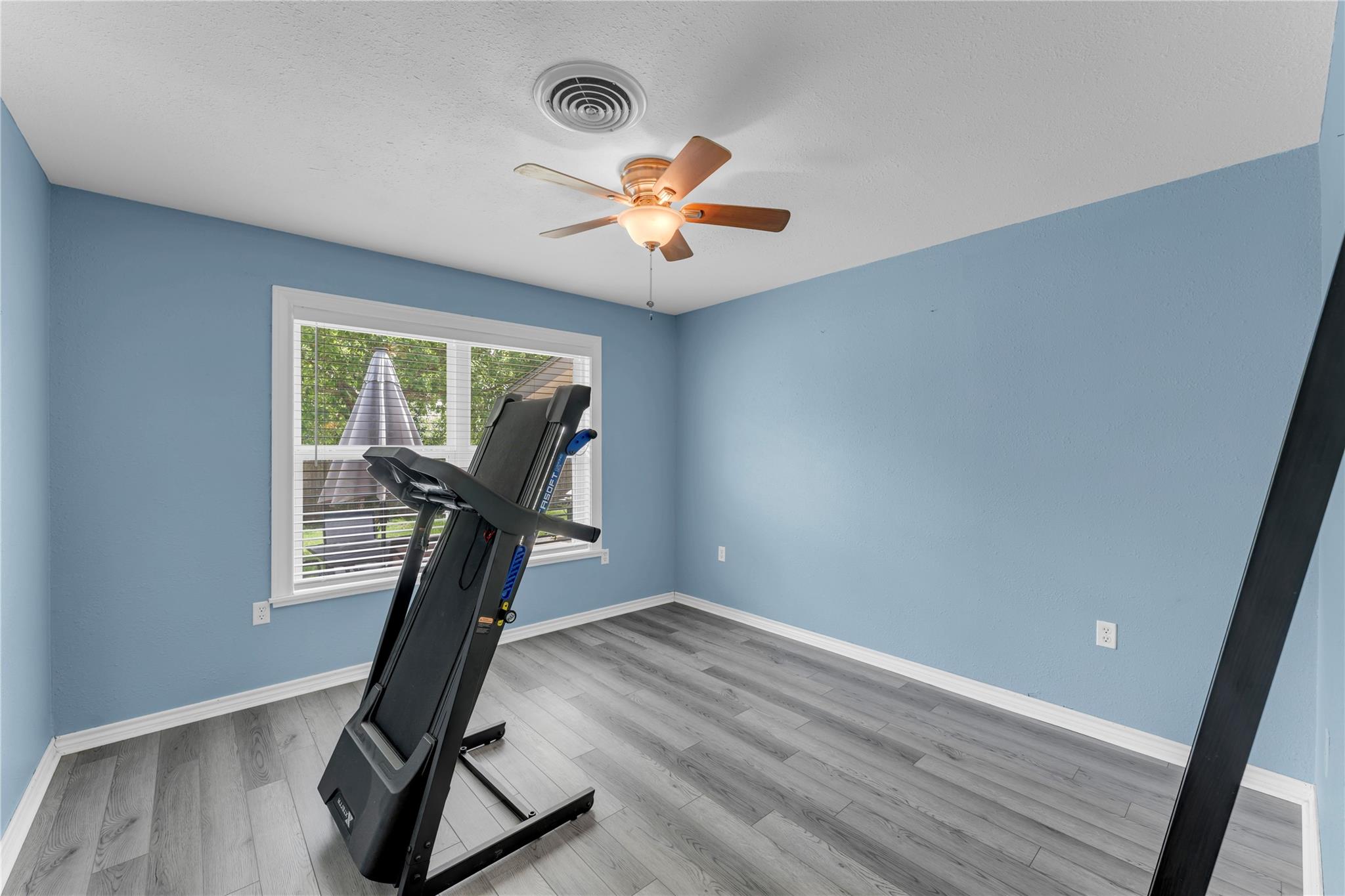 209 E Live Oak St, Burnet, TX 78611