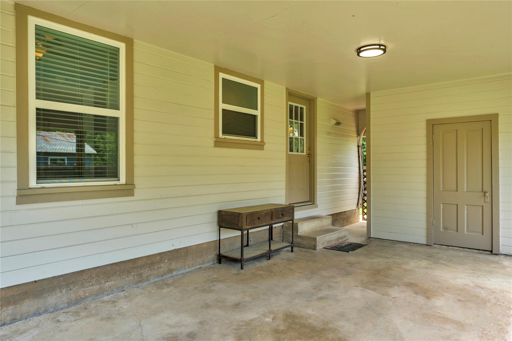 209 E Live Oak St, Burnet, TX 78611