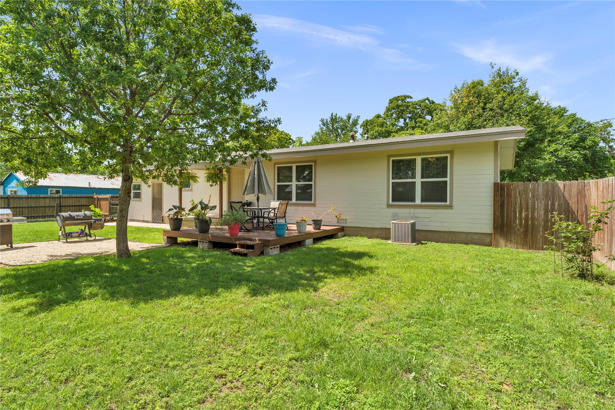 209 E Live Oak St, Burnet, TX 78611