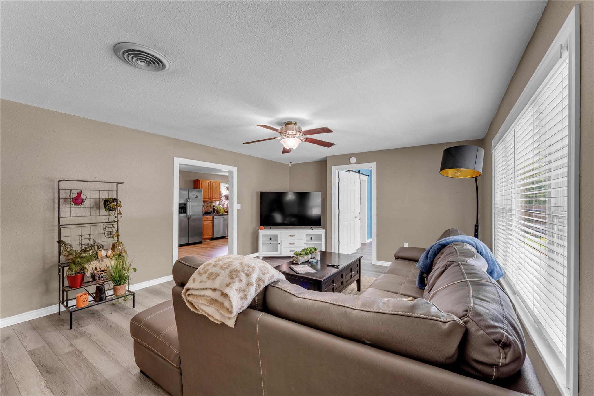 209 E Live Oak St, Burnet, TX 78611