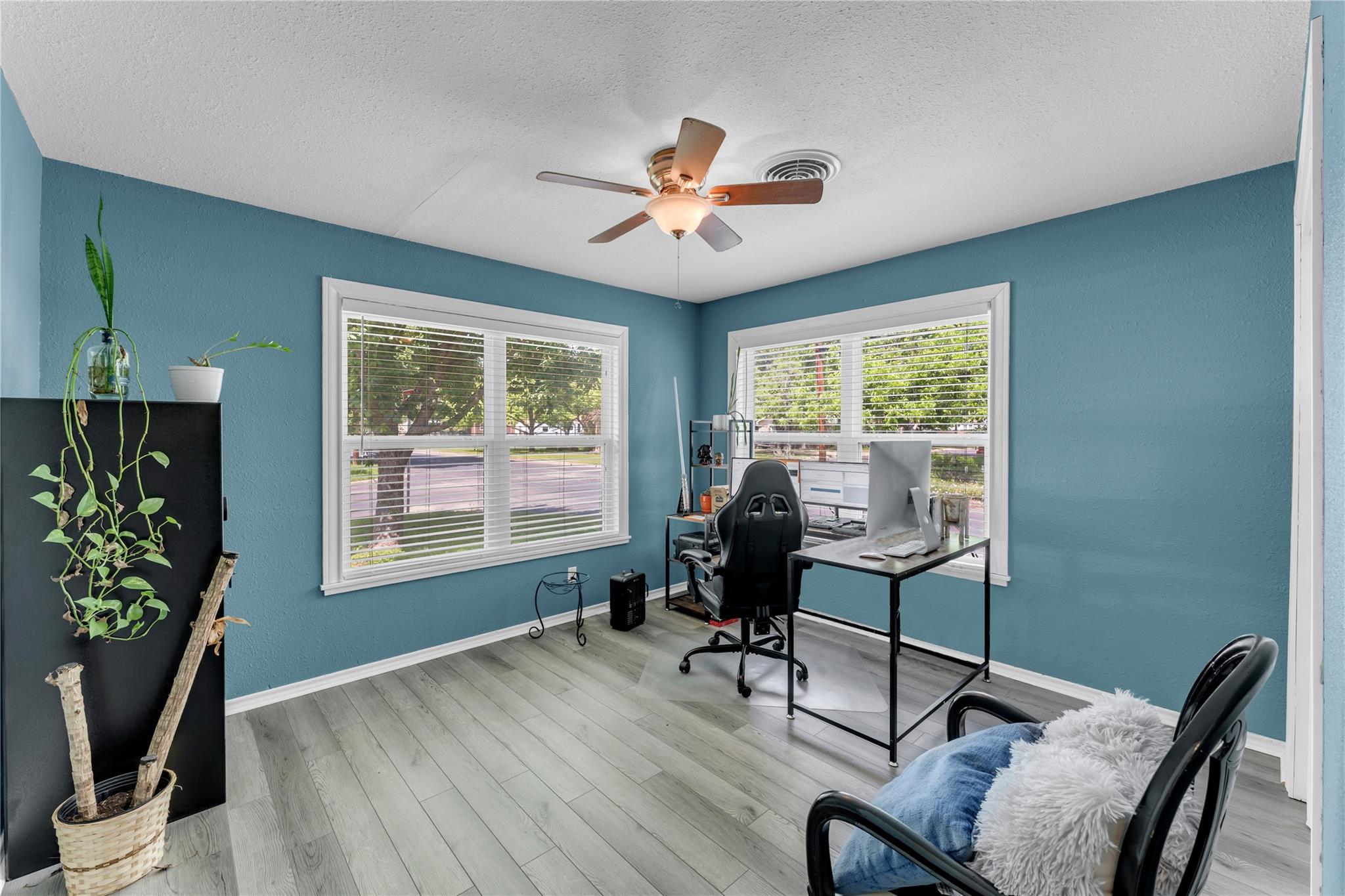 209 E Live Oak St, Burnet, TX 78611