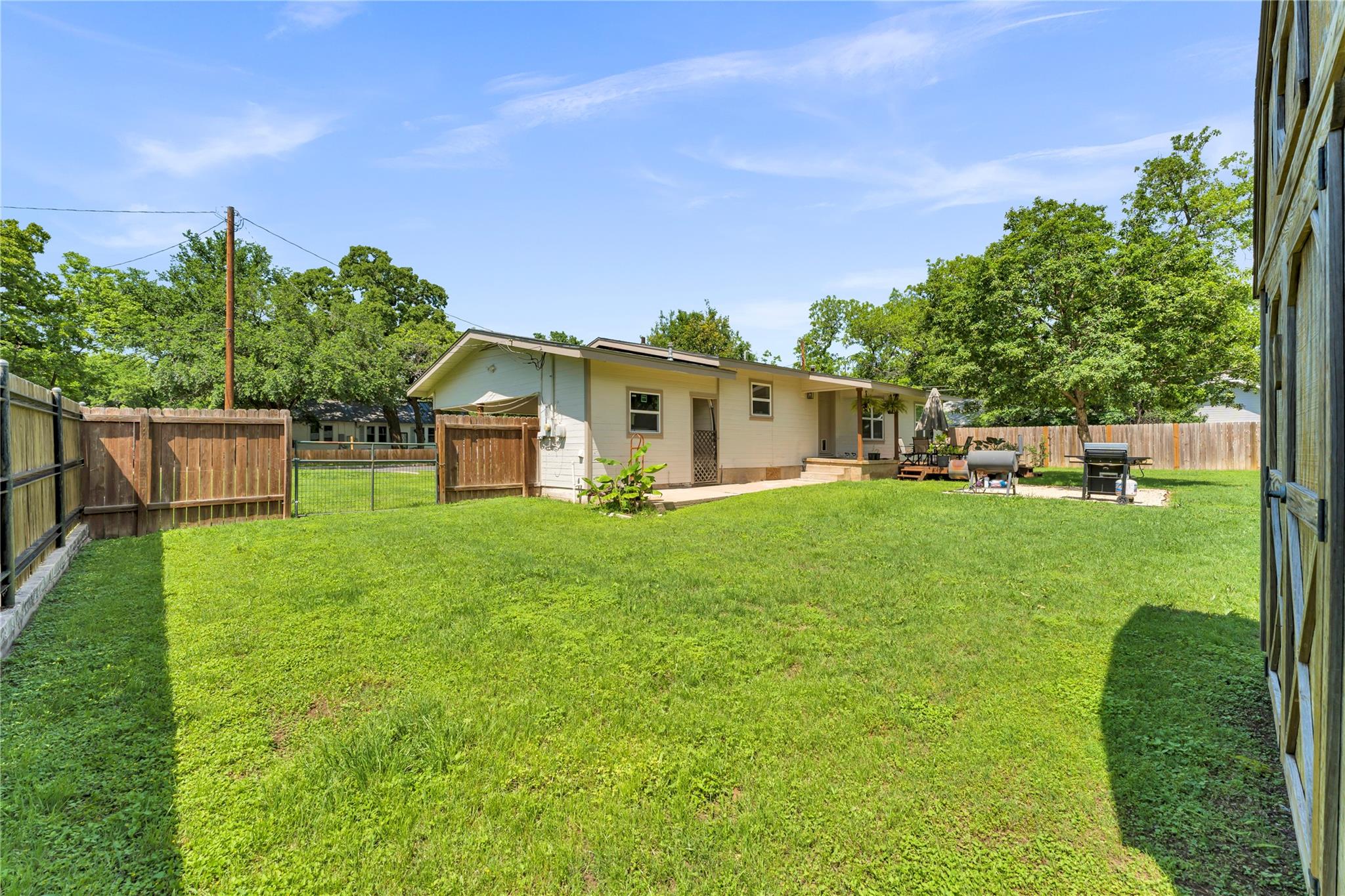 209 E Live Oak St, Burnet, TX 78611