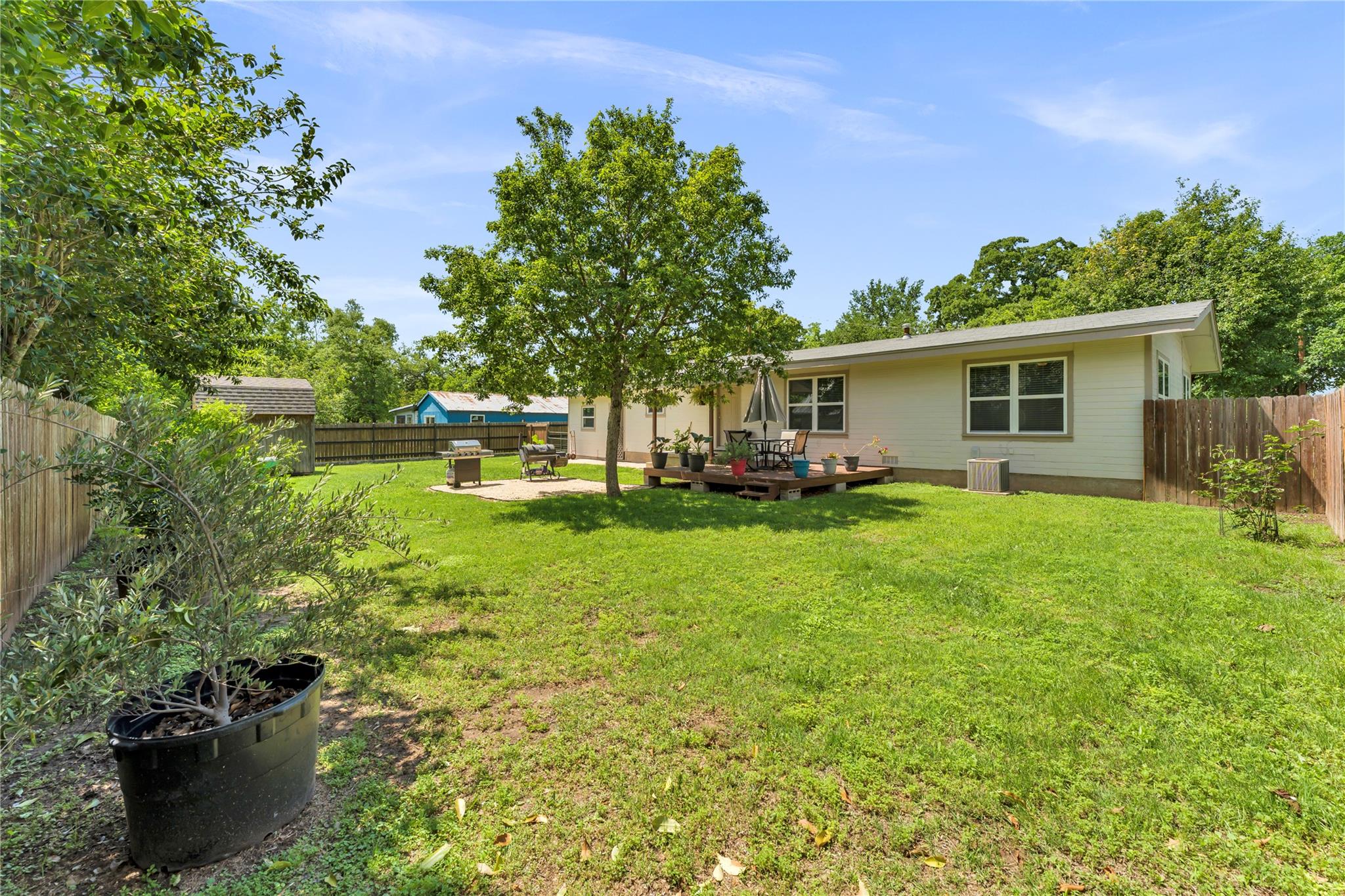 209 E Live Oak St, Burnet, TX 78611