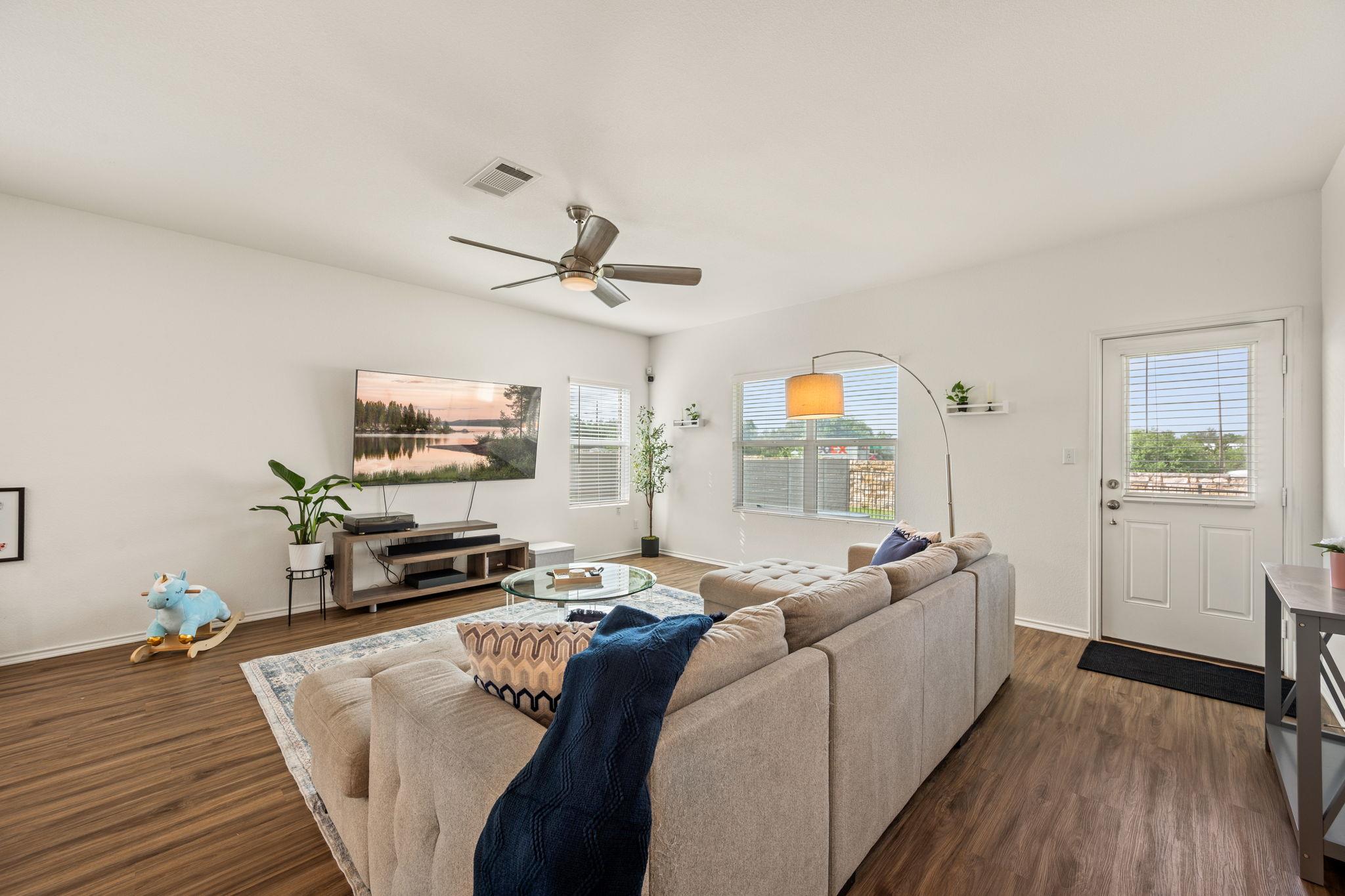 124 Flint Mountain Rd, Georgetown, TX 78628