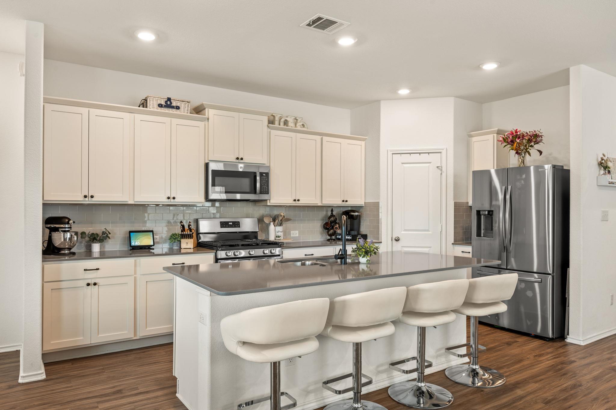 124 Flint Mountain Rd, Georgetown, TX 78628