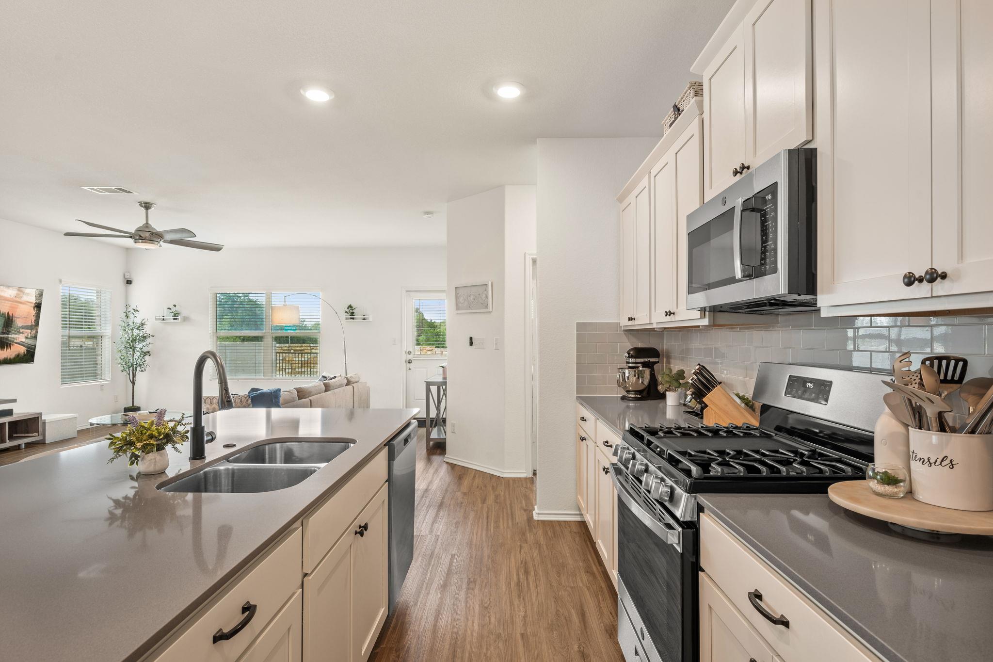 124 Flint Mountain Rd, Georgetown, TX 78628