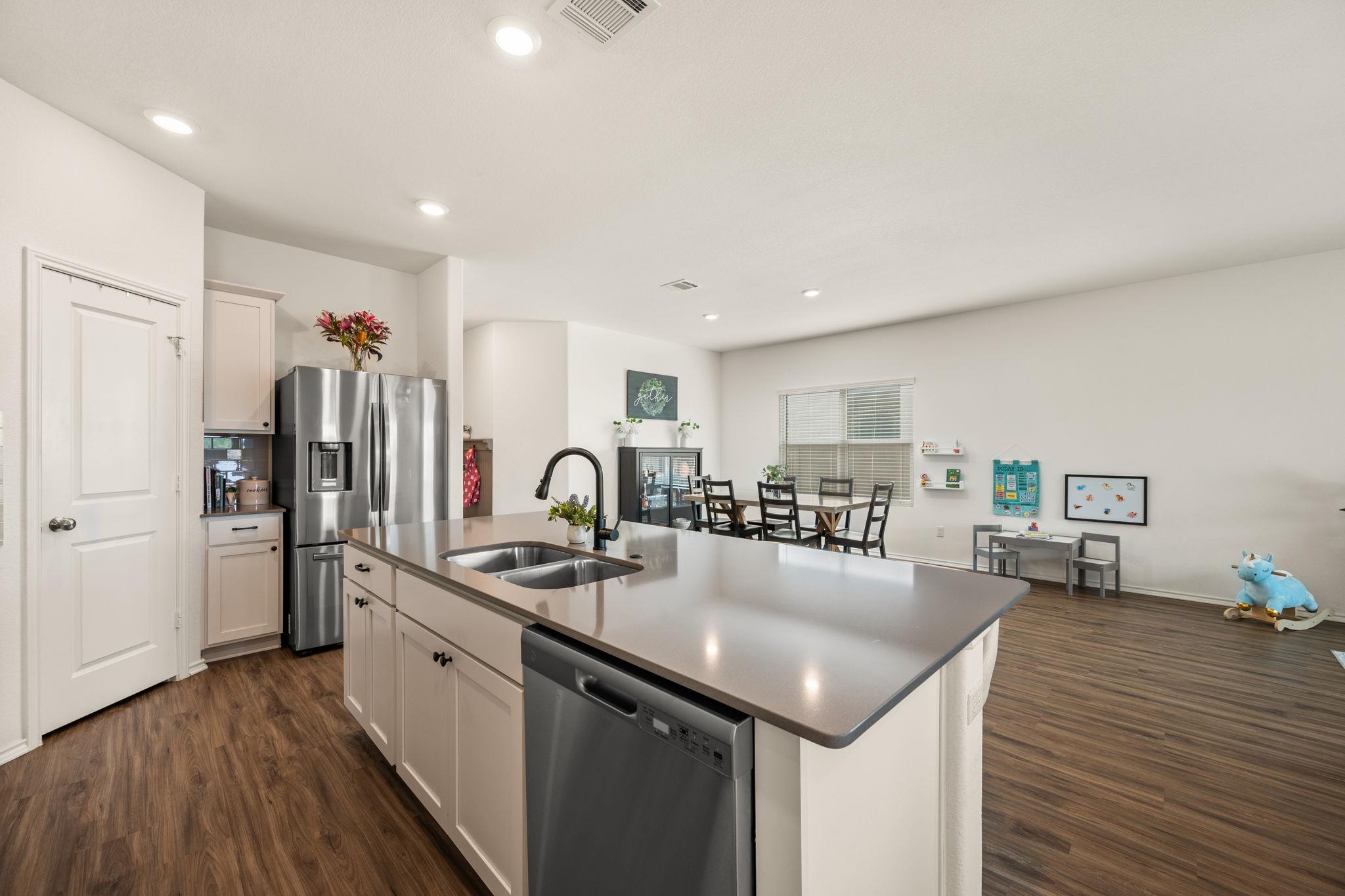 124 Flint Mountain Rd, Georgetown, TX 78628