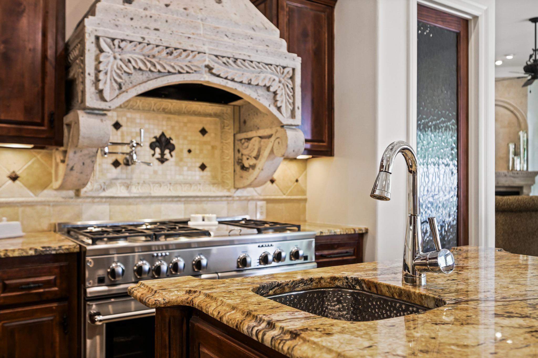 10210 Oak Forest Way, New Braunfels, TX 78132