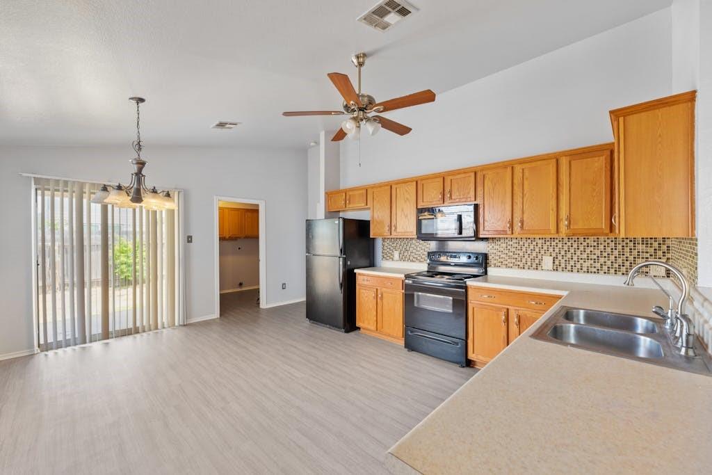 12816 Dwight Eisenhower St, Manor, TX 78653