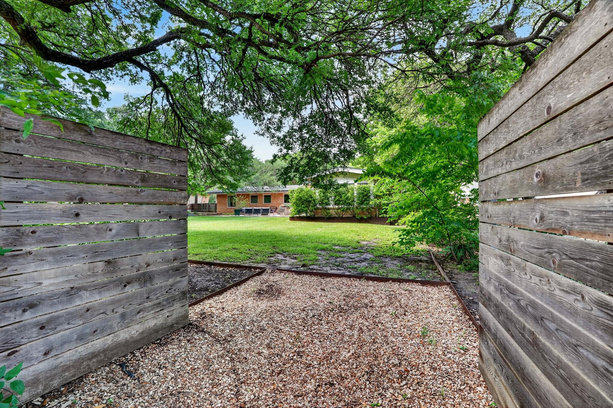 801 Spofford St, Austin, TX 78704