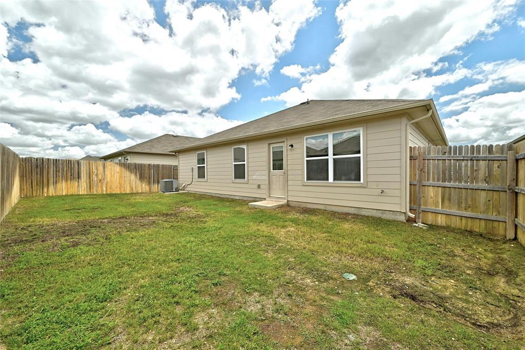 5800 Shanjia Dr, Austin, TX 78724