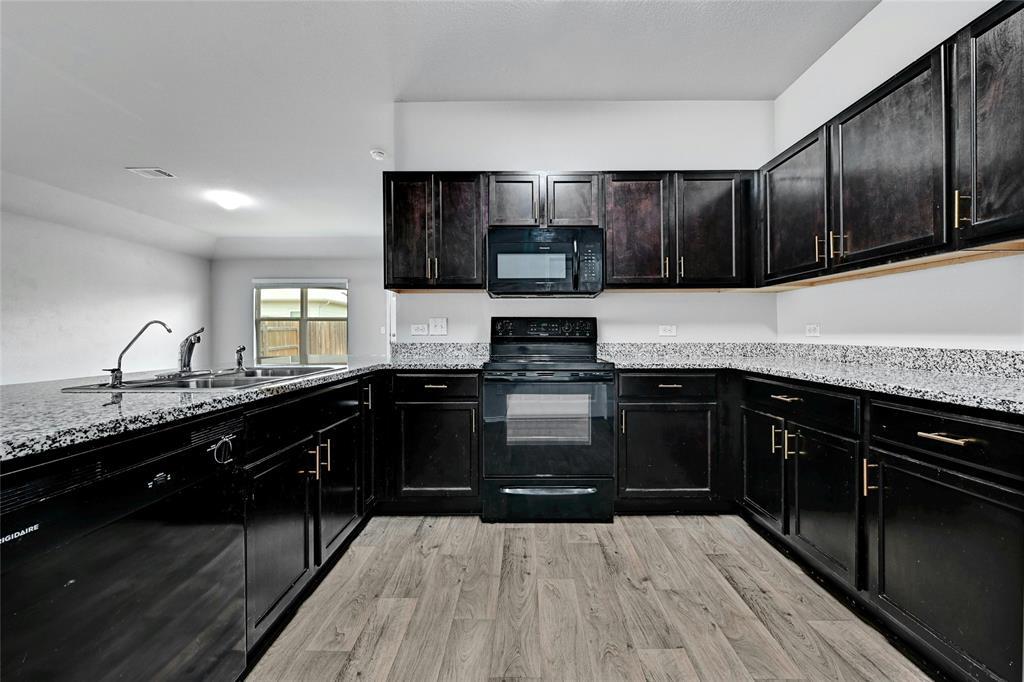 5800 Shanjia Dr, Austin, TX 78724