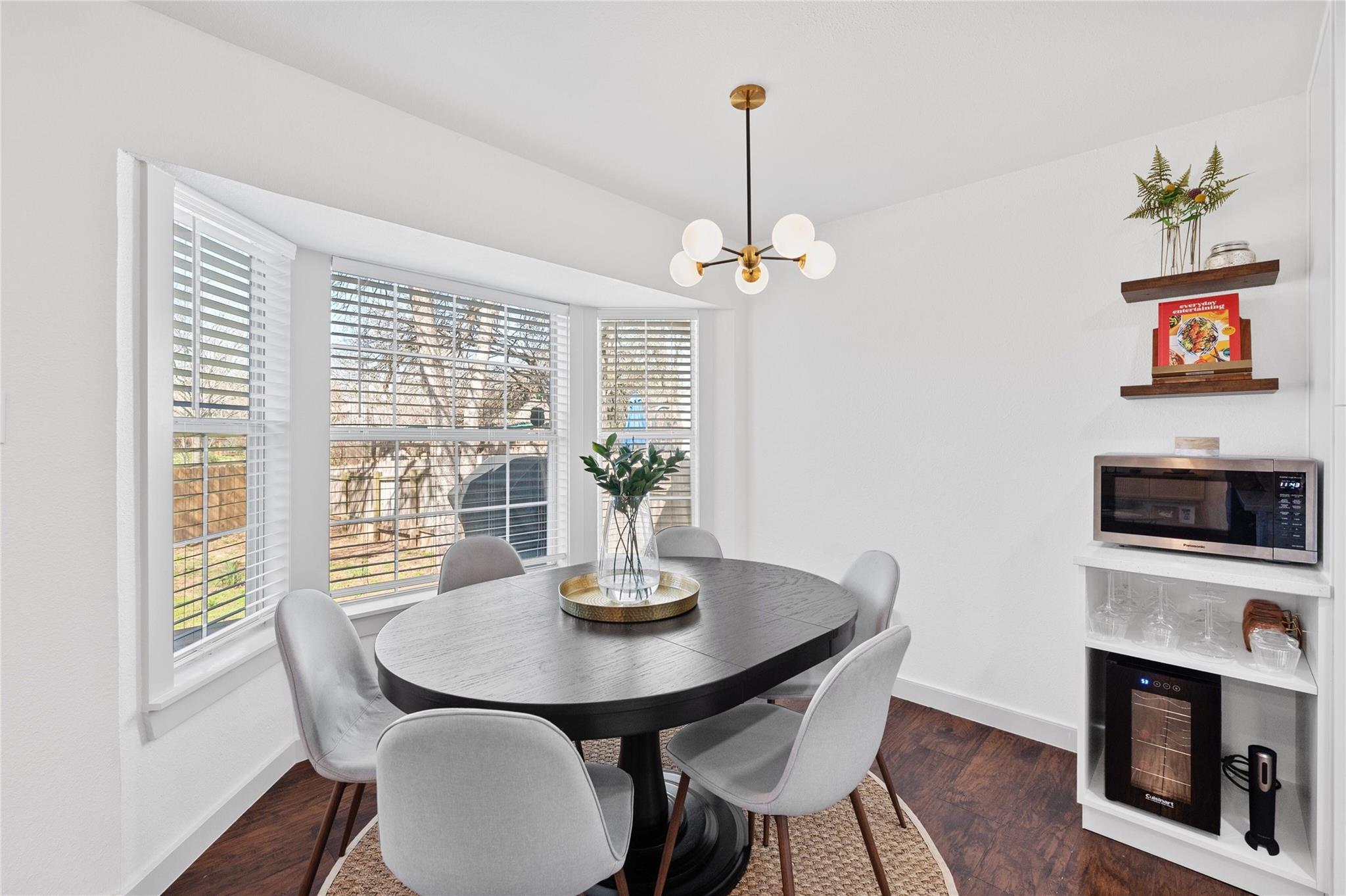 3836 Arrow Dr, Austin, TX 78749