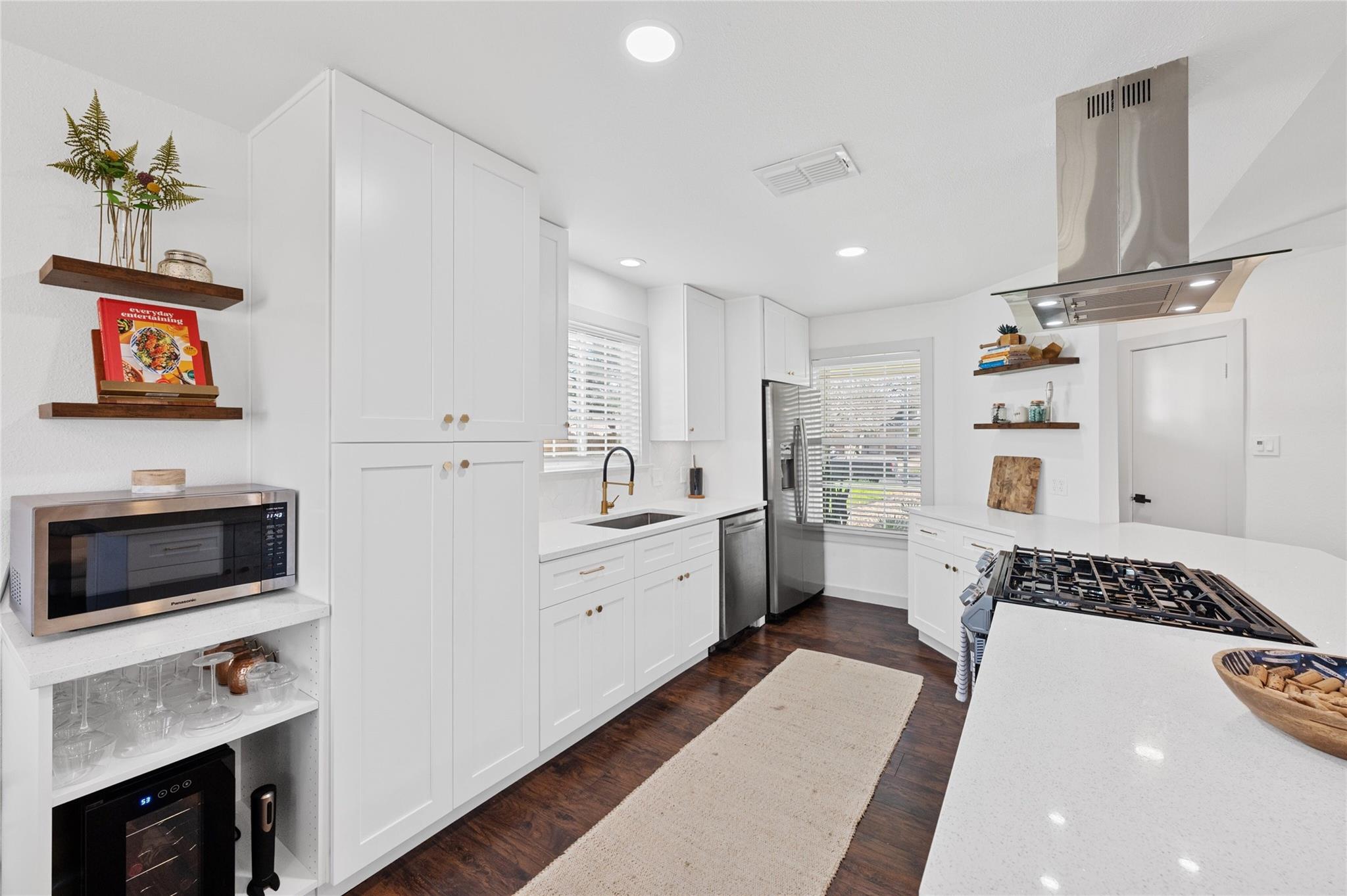 3836 Arrow Dr, Austin, TX 78749