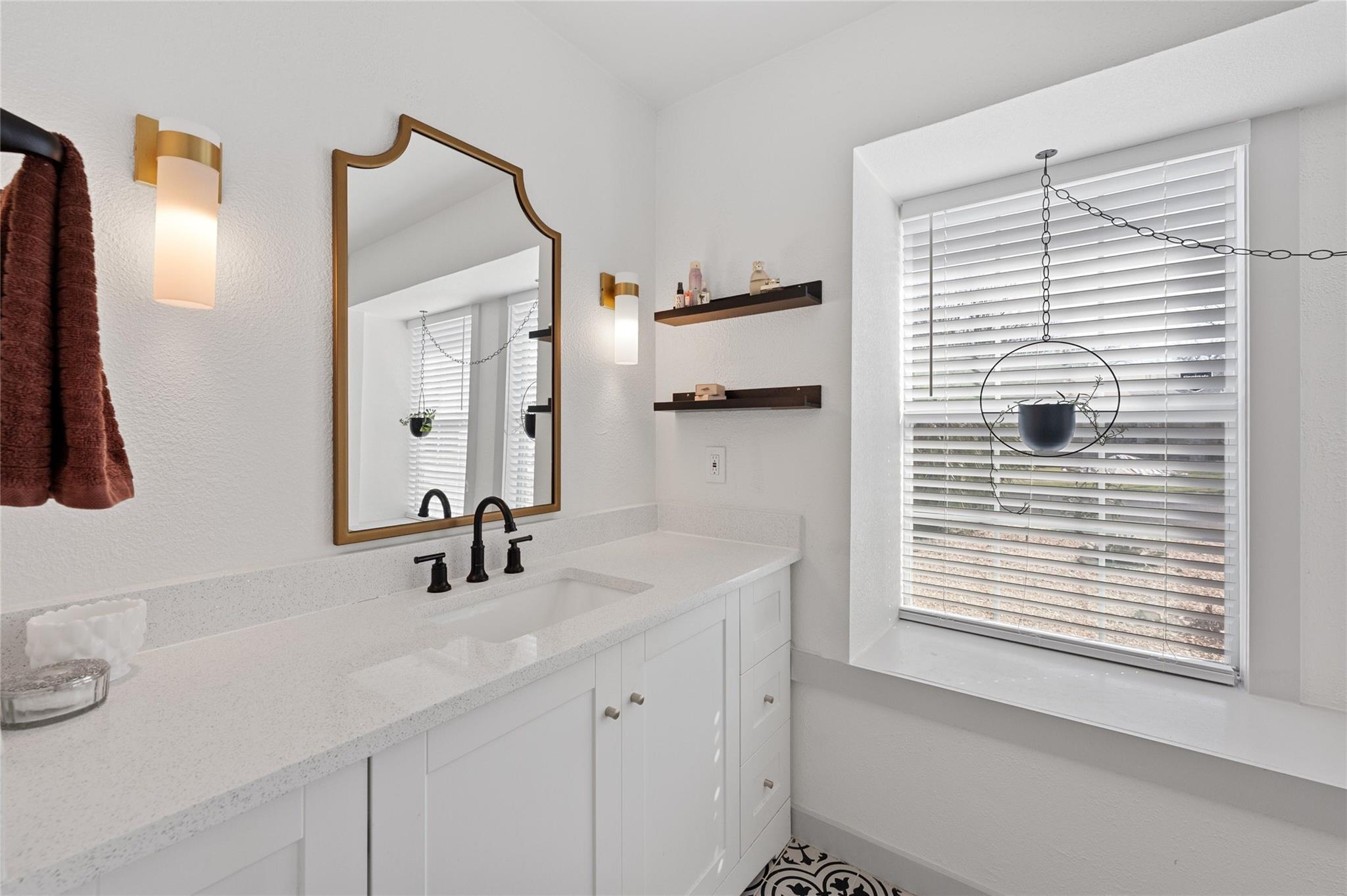 3836 Arrow Dr, Austin, TX 78749