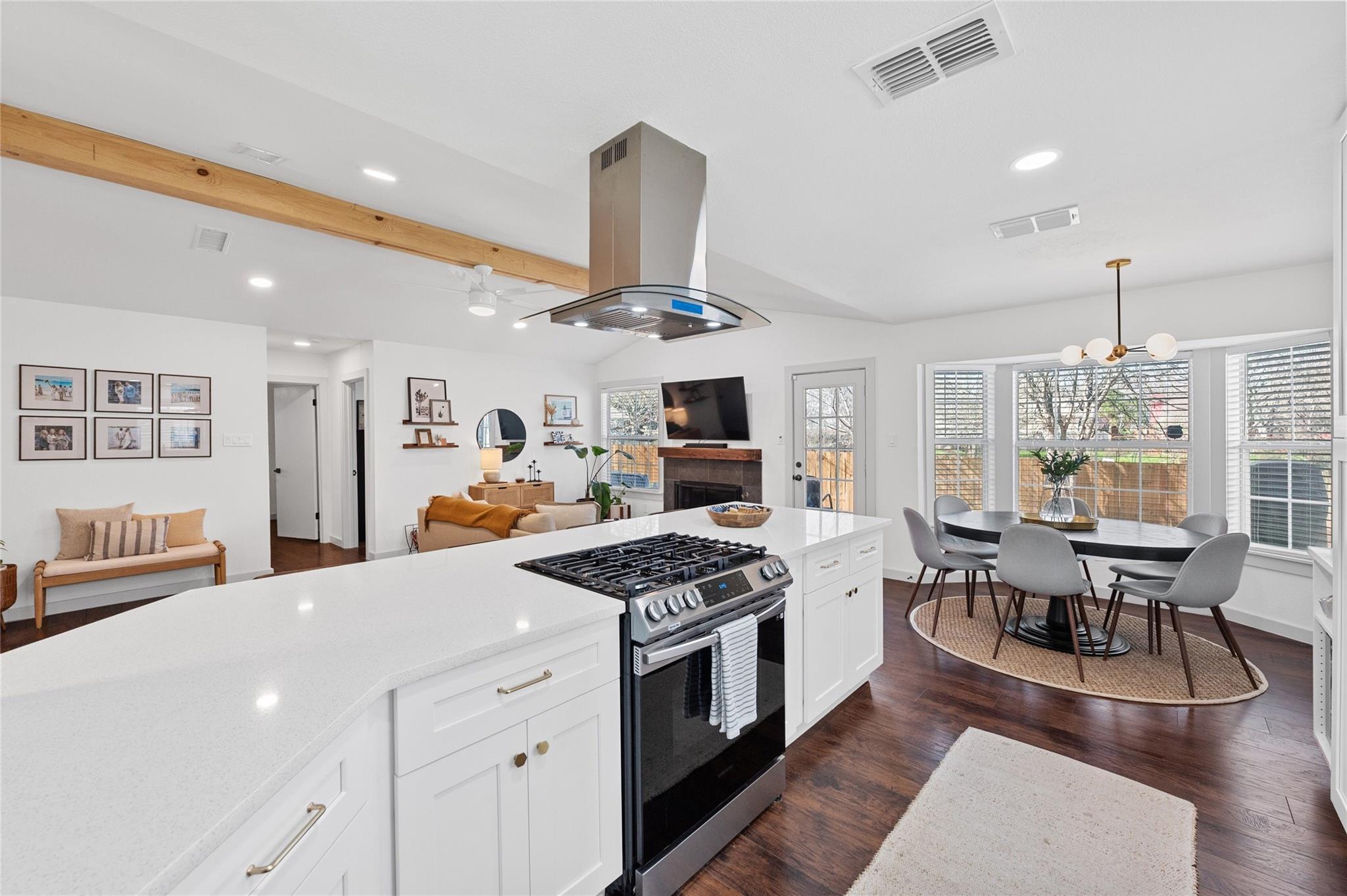 3836 Arrow Dr, Austin, TX 78749