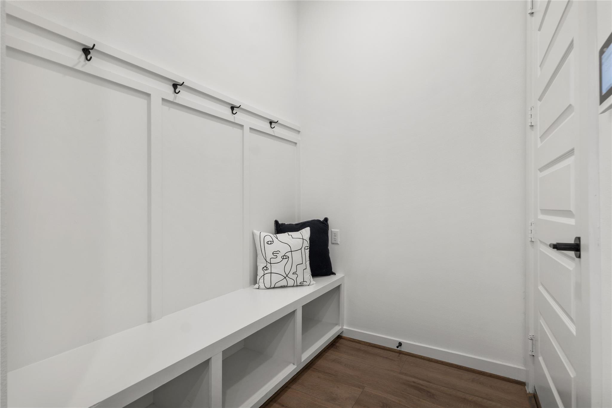 8908 Looksee Ln, Austin, TX 78744