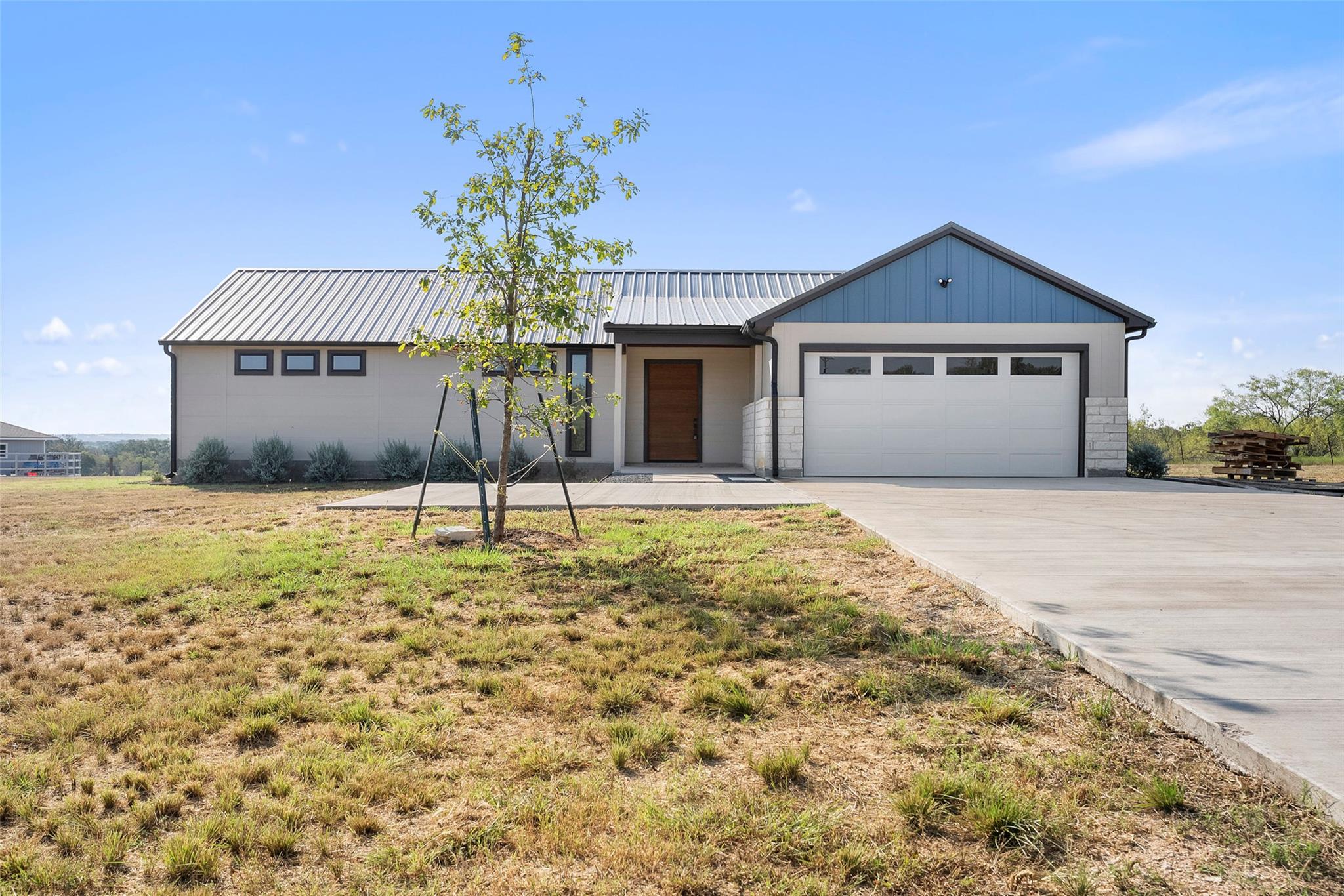 111 Starlight Path, Red Rock, TX 78662