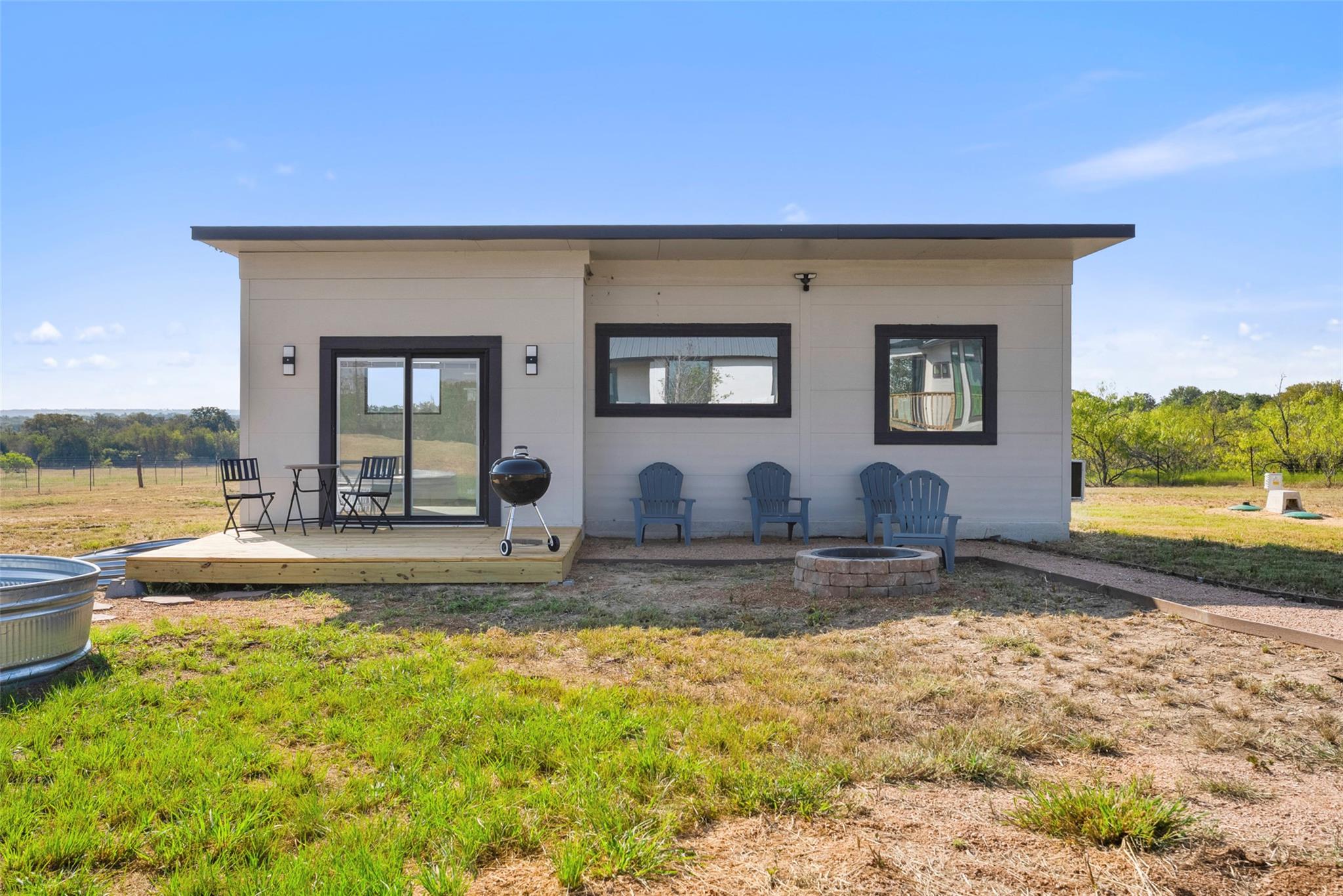 111 Starlight Path, Red Rock, TX 78662