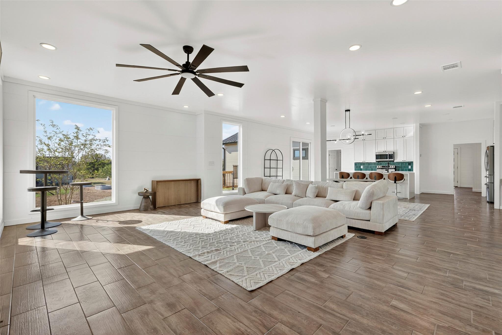 111 Starlight Path, Red Rock, TX 78662