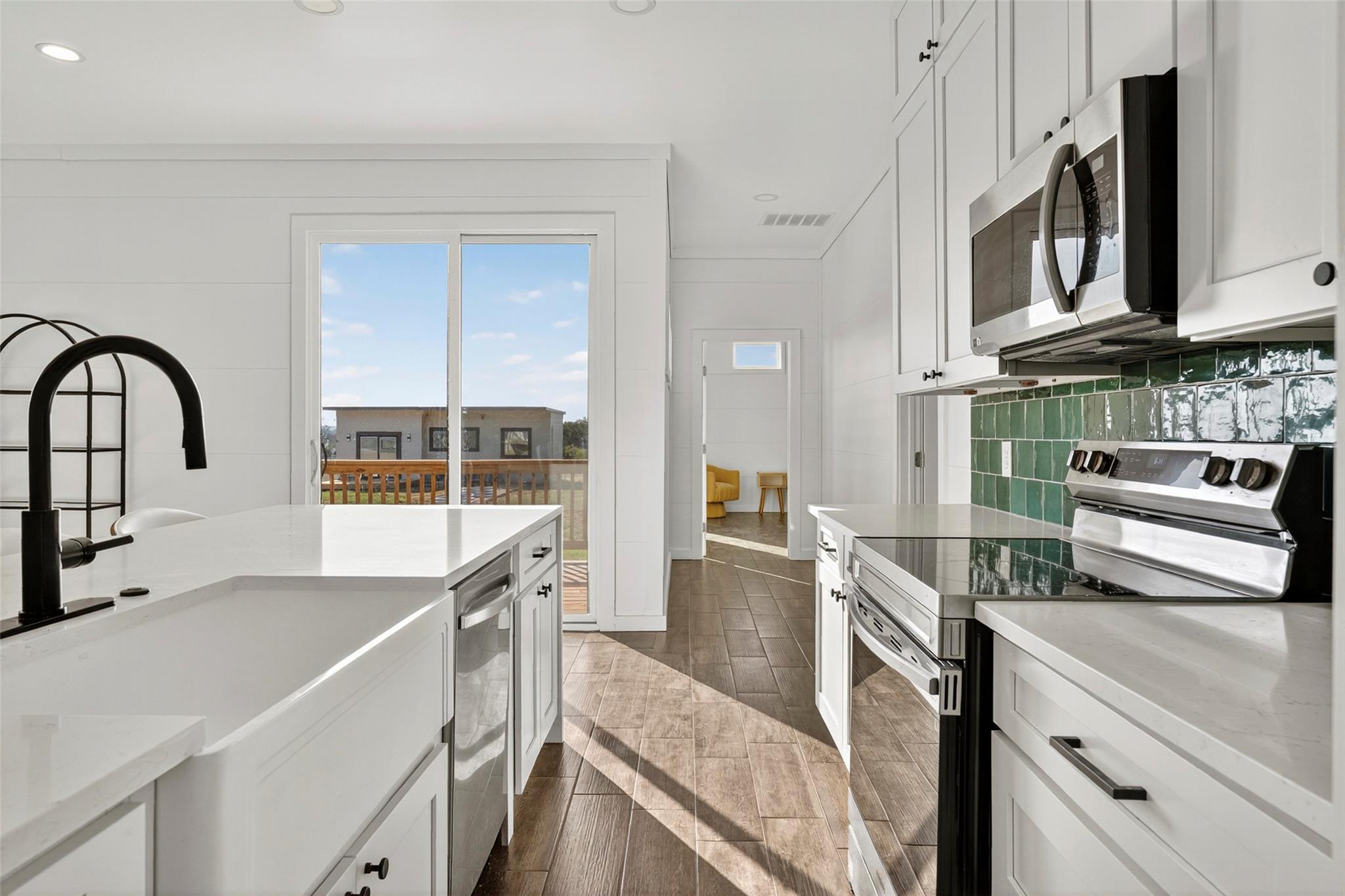 111 Starlight Path, Red Rock, TX 78662