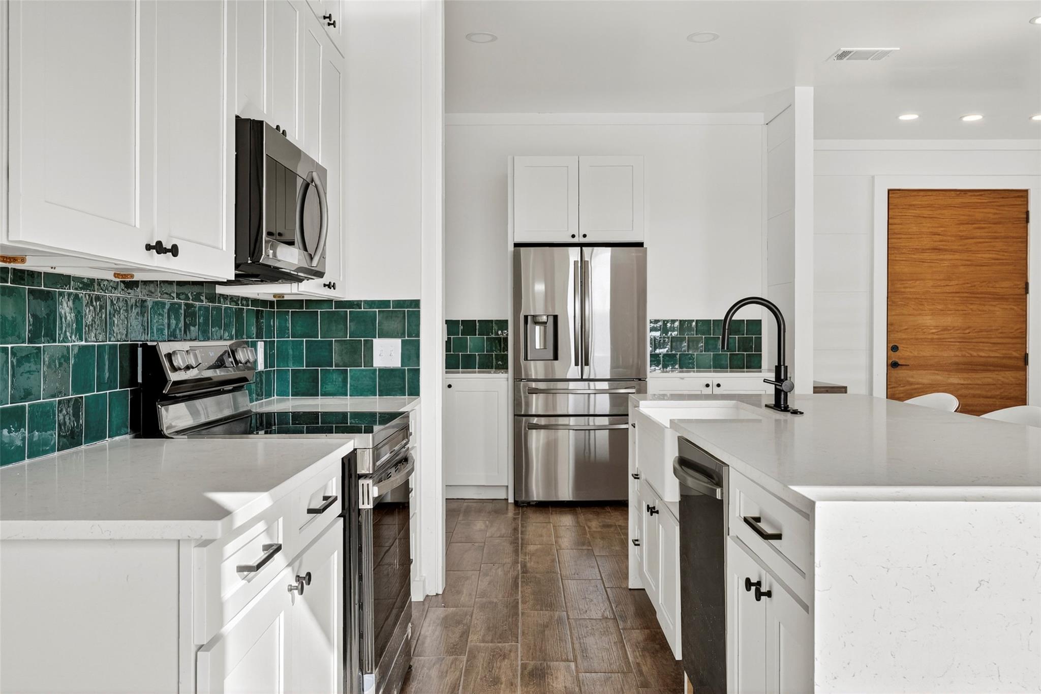 111 Starlight Path, Red Rock, TX 78662