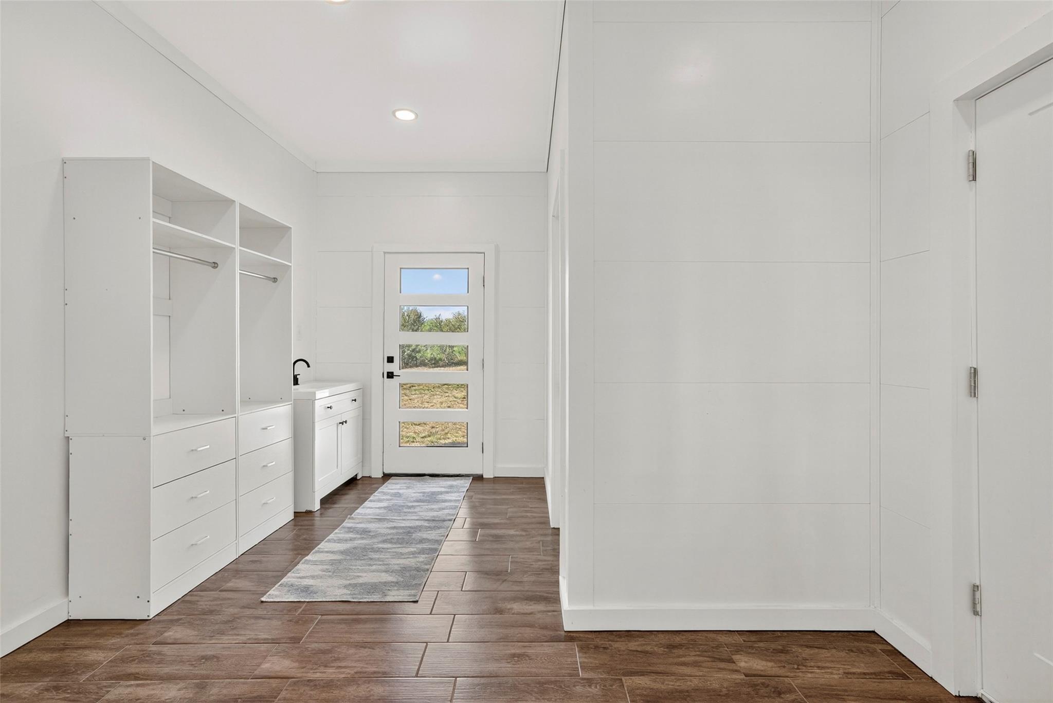 111 Starlight Path, Red Rock, TX 78662