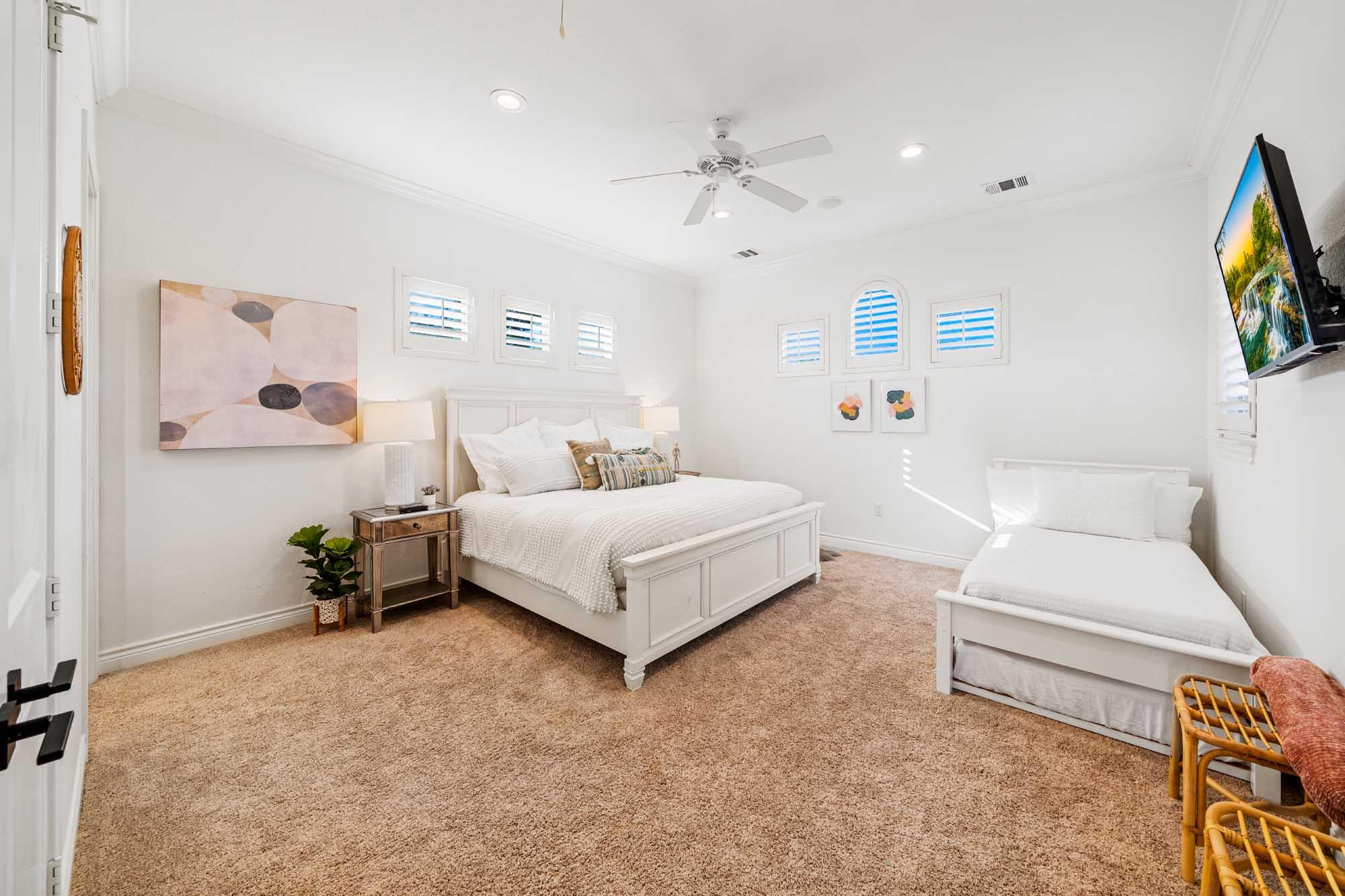 3500 River Oaks Dr, Kingsland, TX 78639