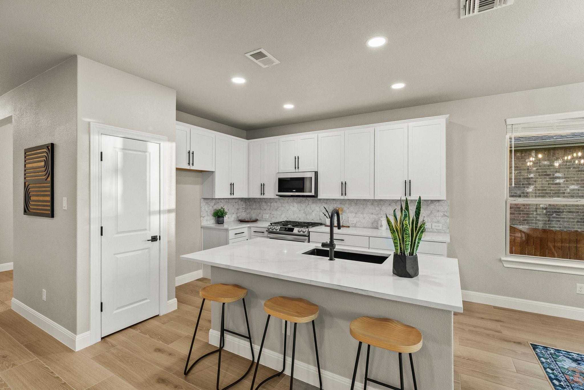 5300 Traviston Dr, Austin, TX 78738