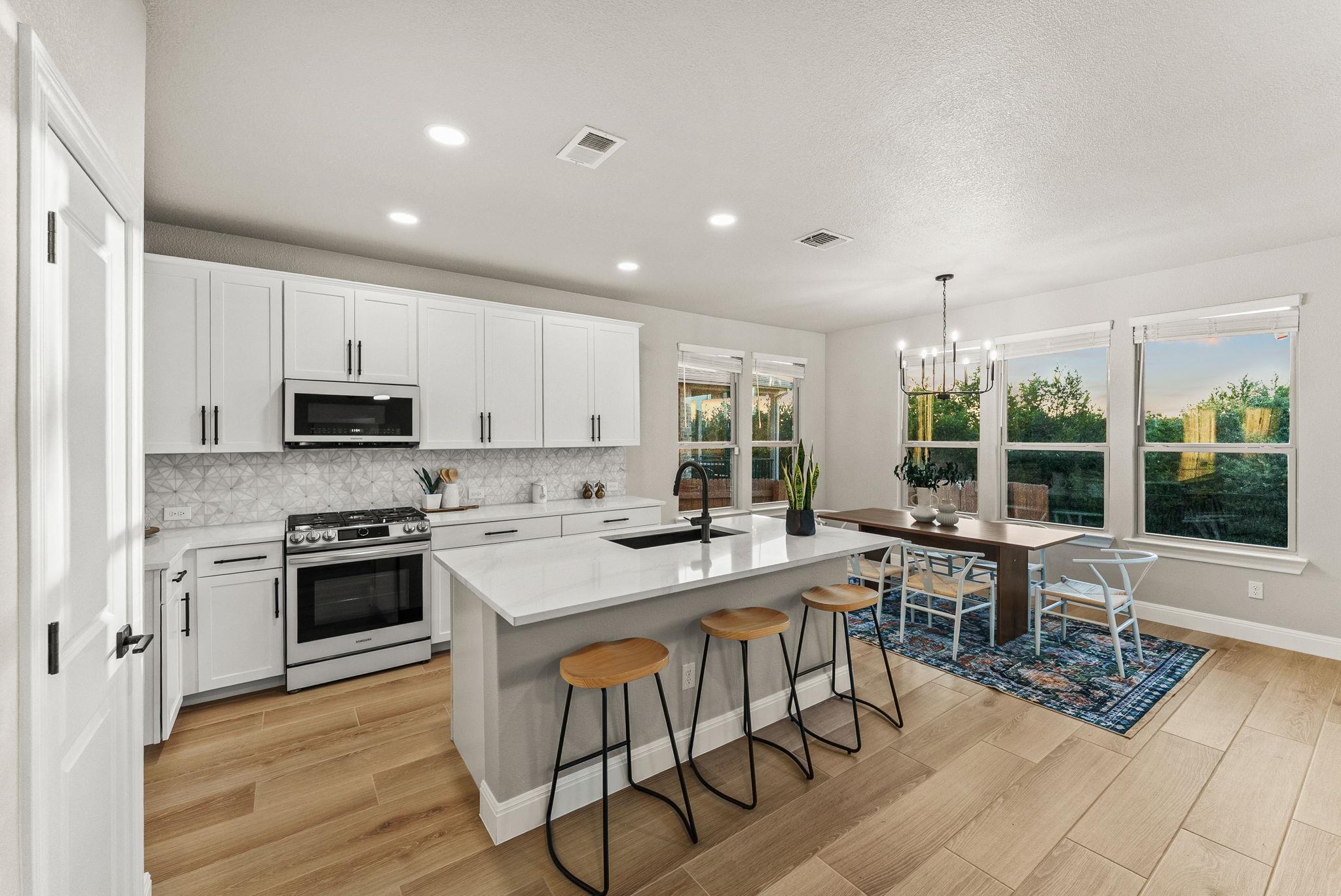 5300 Traviston Dr, Austin, TX 78738