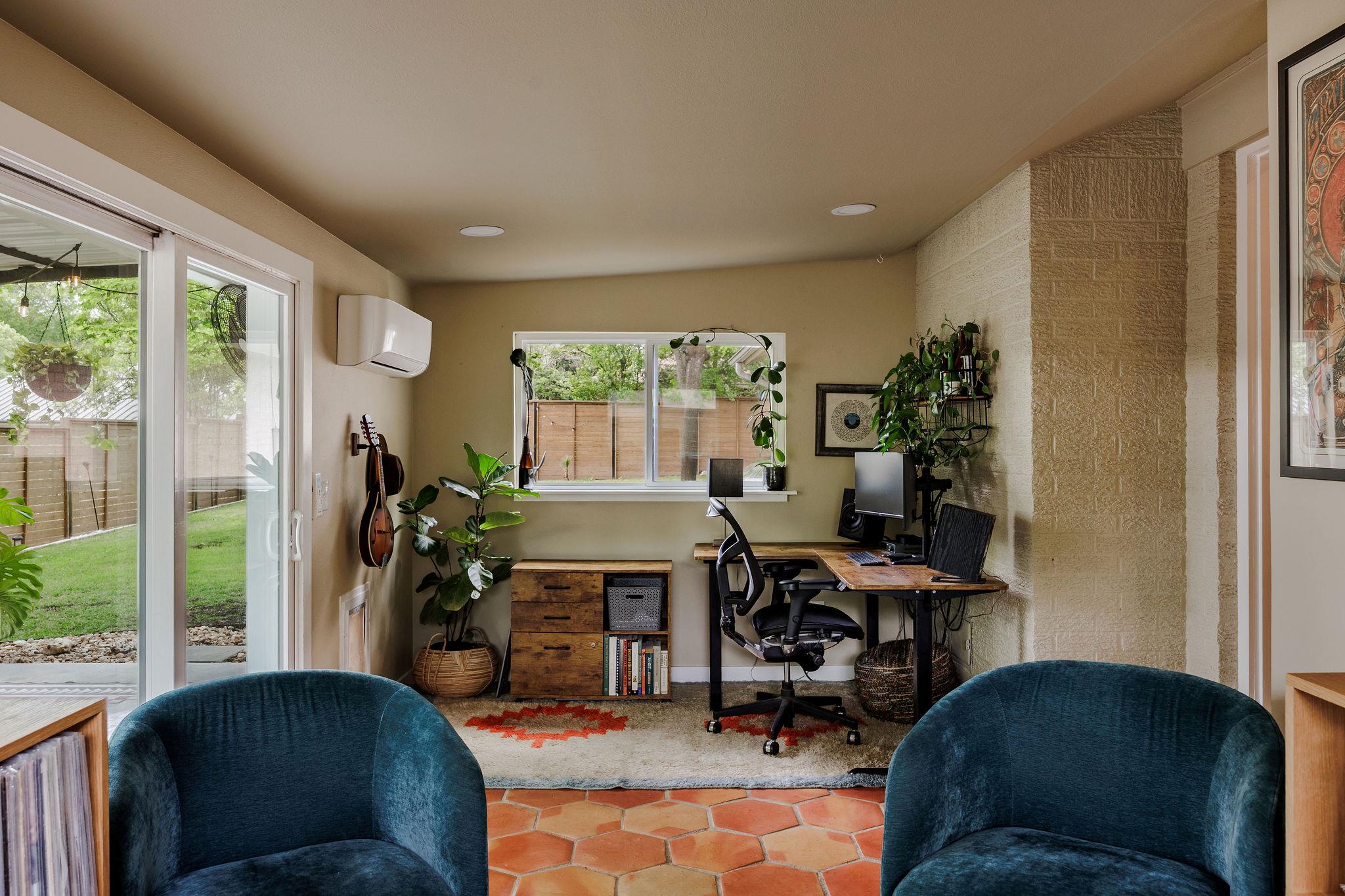 9101 Heatherwood Dr, Austin, TX 78748