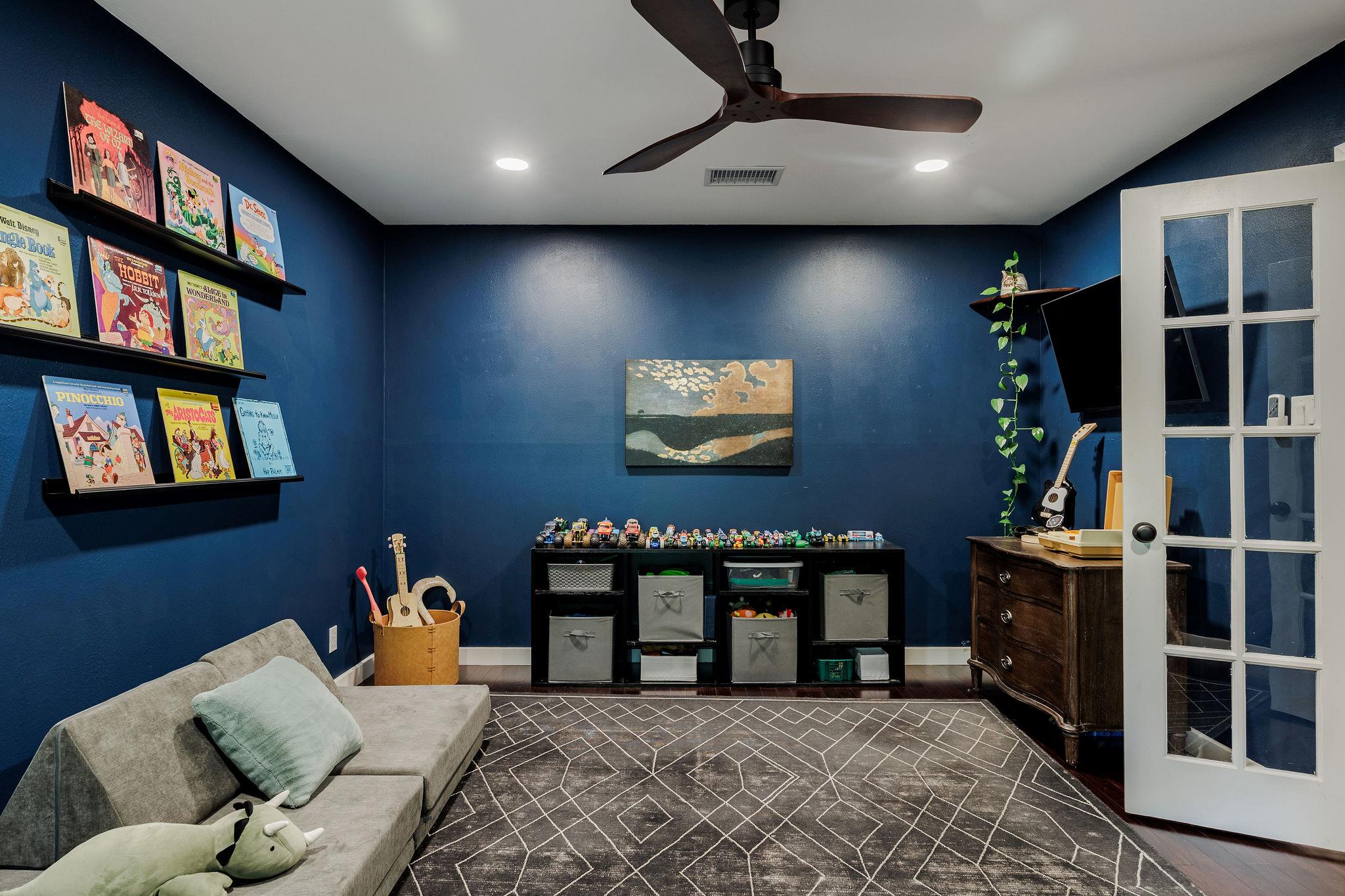 9101 Heatherwood Dr, Austin, TX 78748