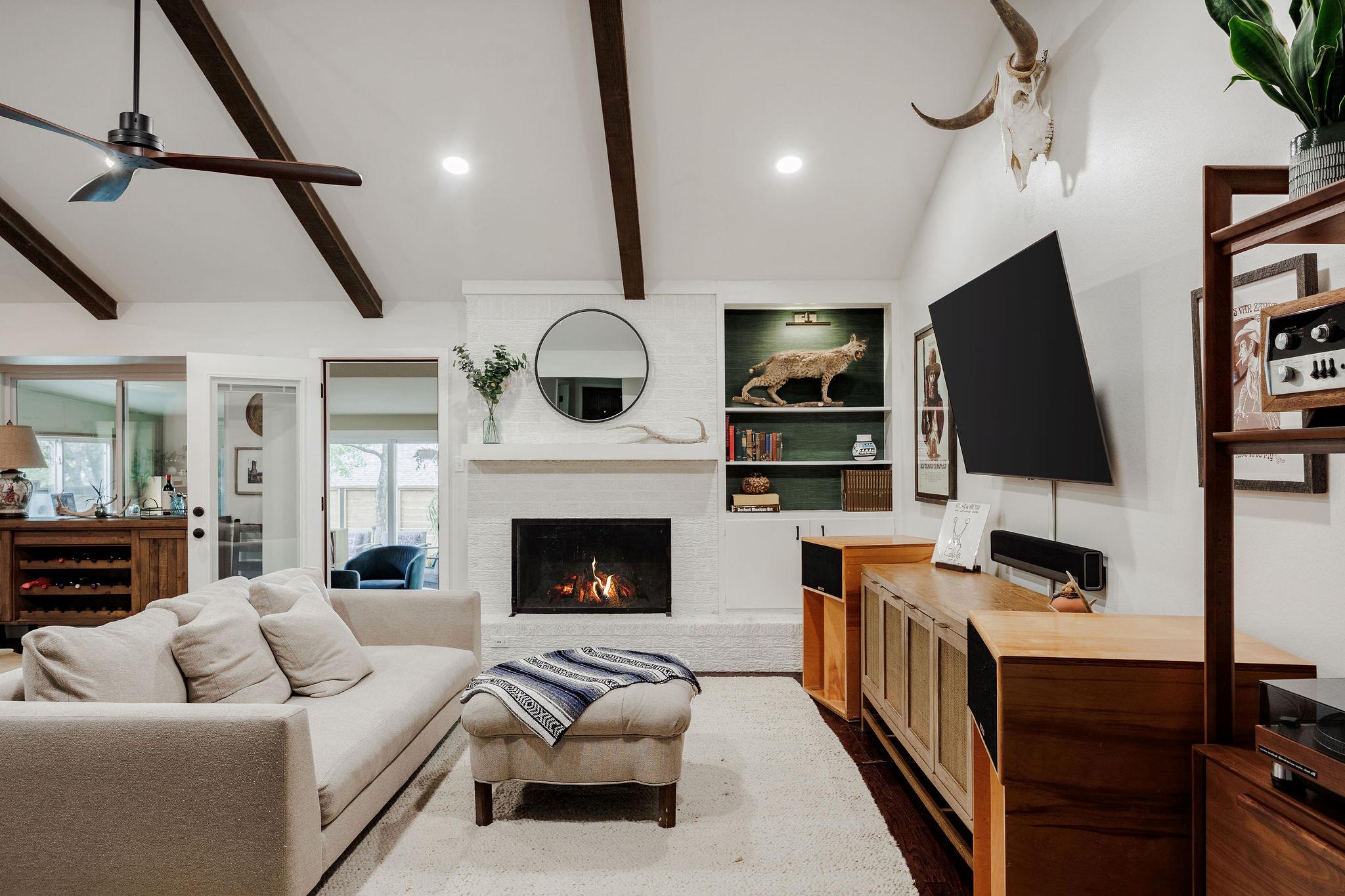 9101 Heatherwood Dr, Austin, TX 78748