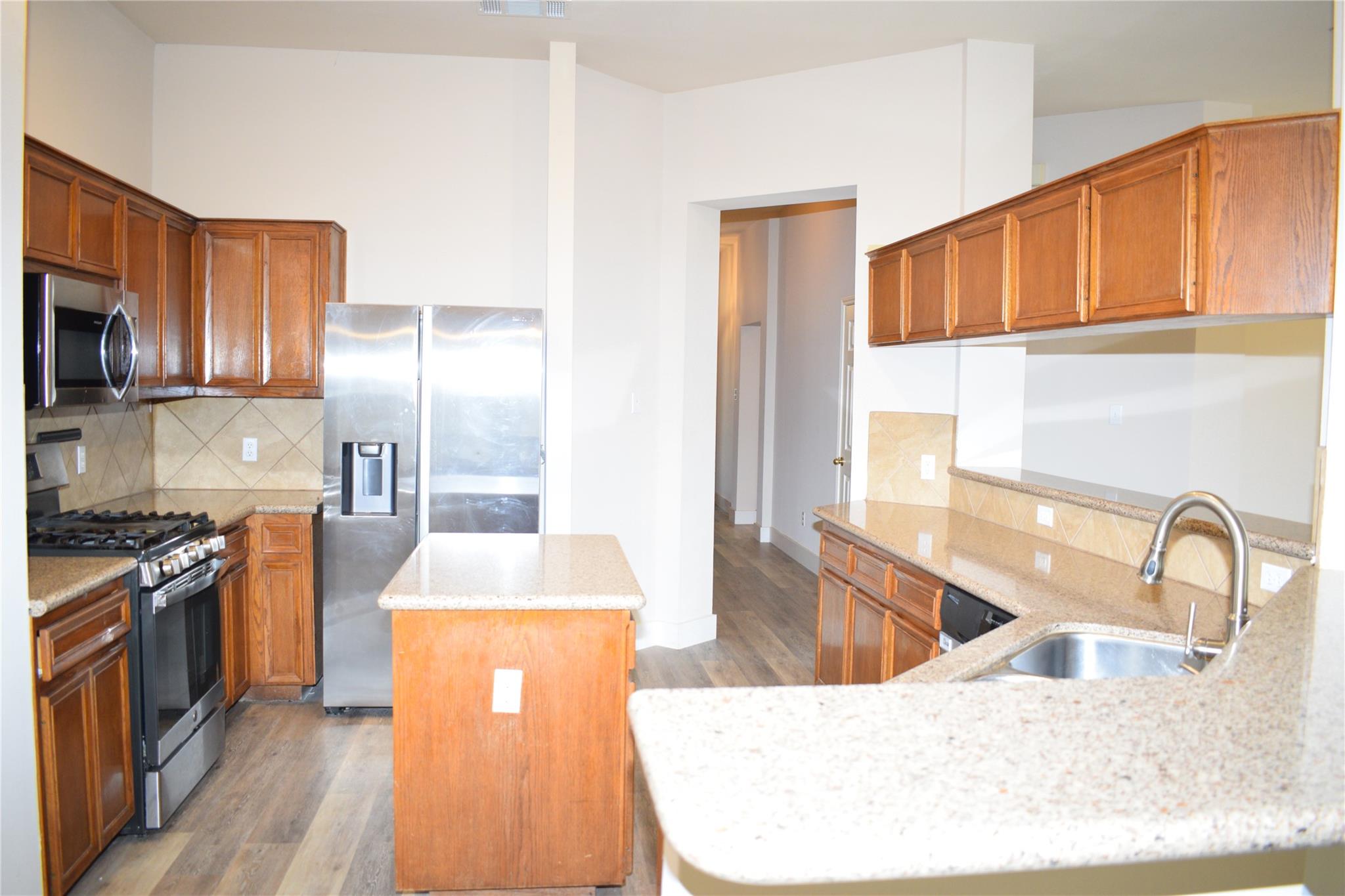 3810 Newland Dr, Round Rock, TX 78681