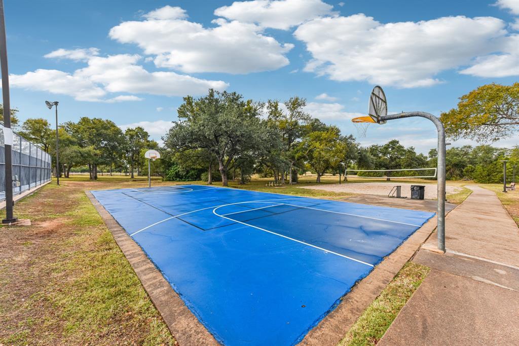 3810 Newland Dr, Round Rock, TX 78681