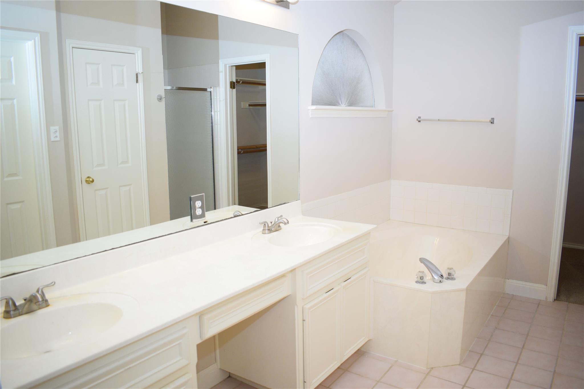 3810 Newland Dr, Round Rock, TX 78681