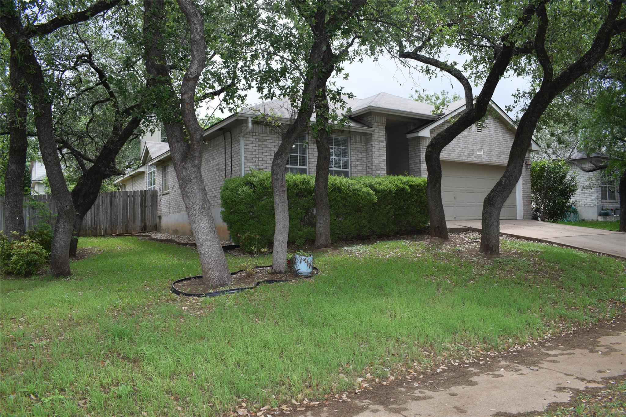 3810 Newland Dr, Round Rock, TX 78681