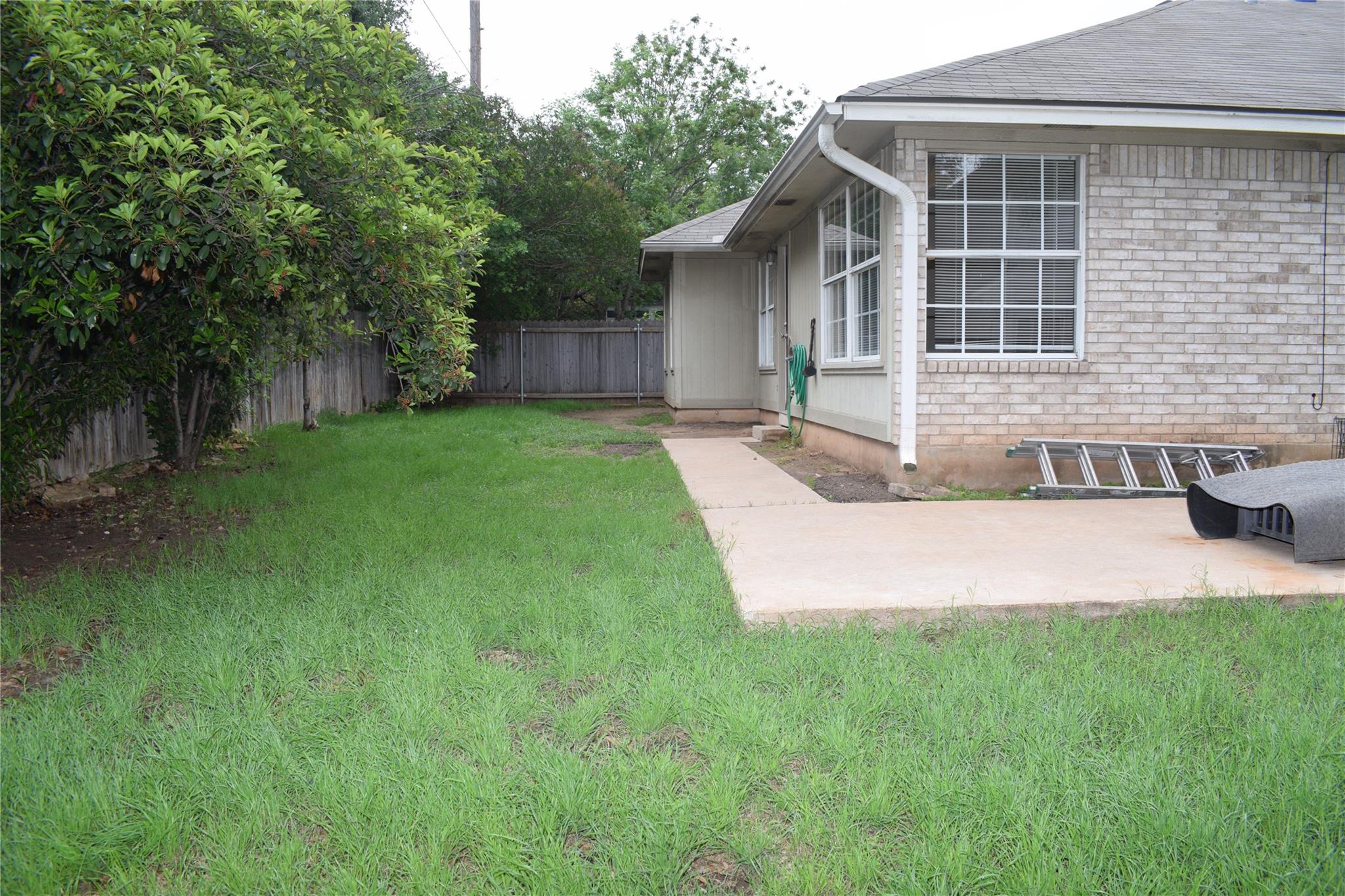 3810 Newland Dr, Round Rock, TX 78681