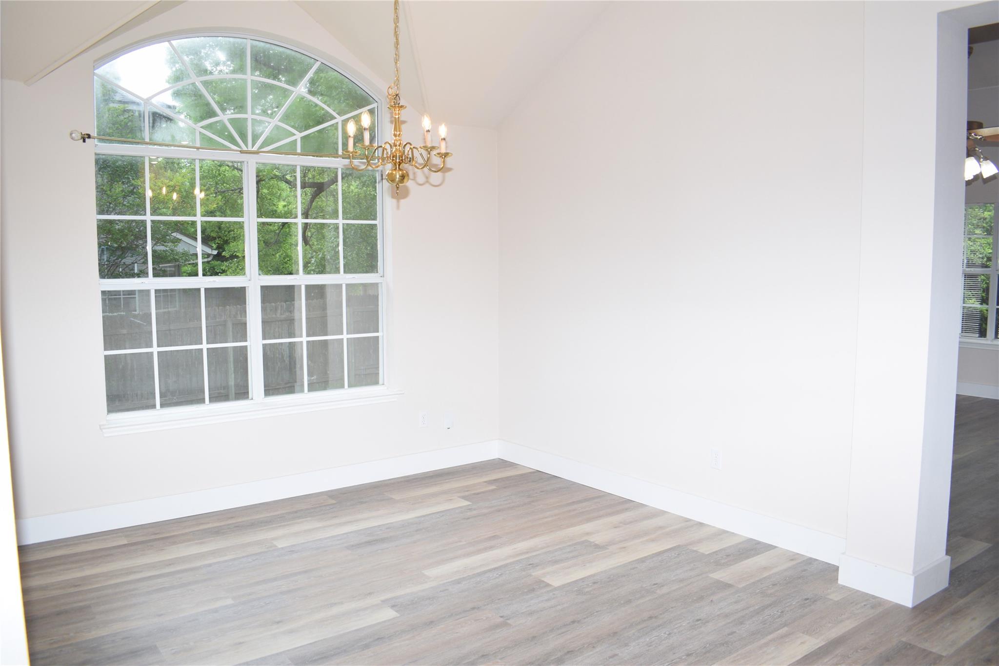 3810 Newland Dr, Round Rock, TX 78681