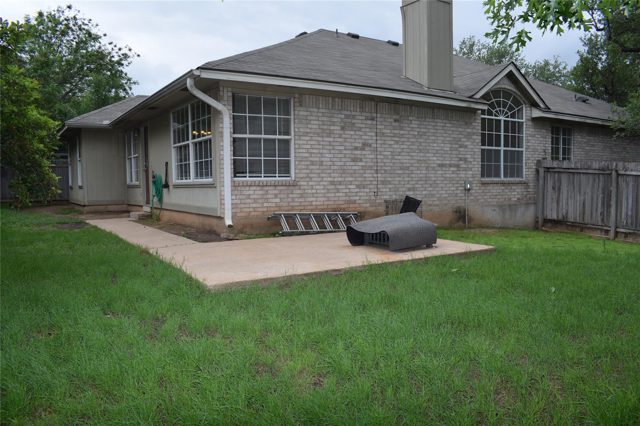 3810 Newland Dr, Round Rock, TX 78681