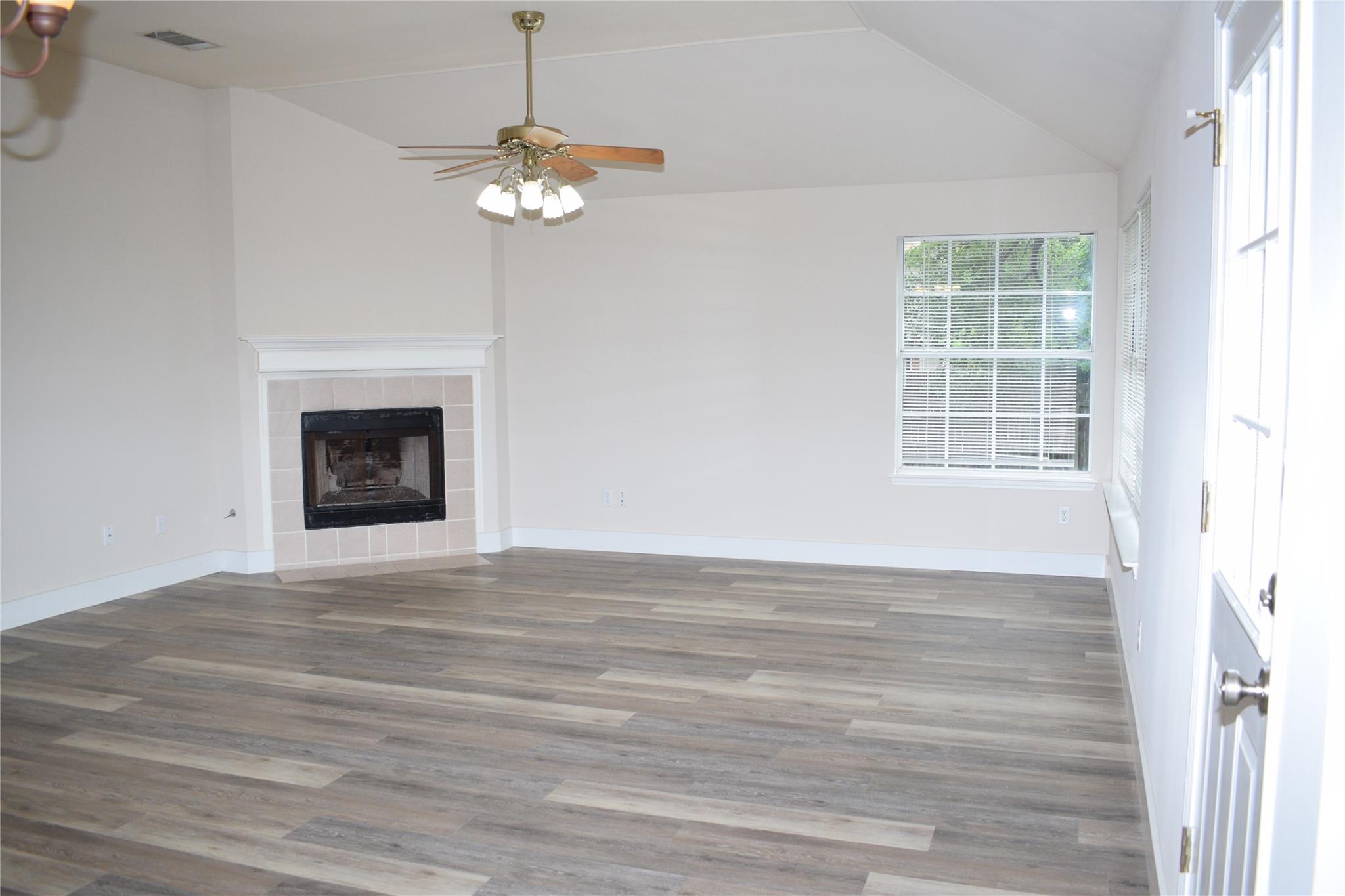 3810 Newland Dr, Round Rock, TX 78681