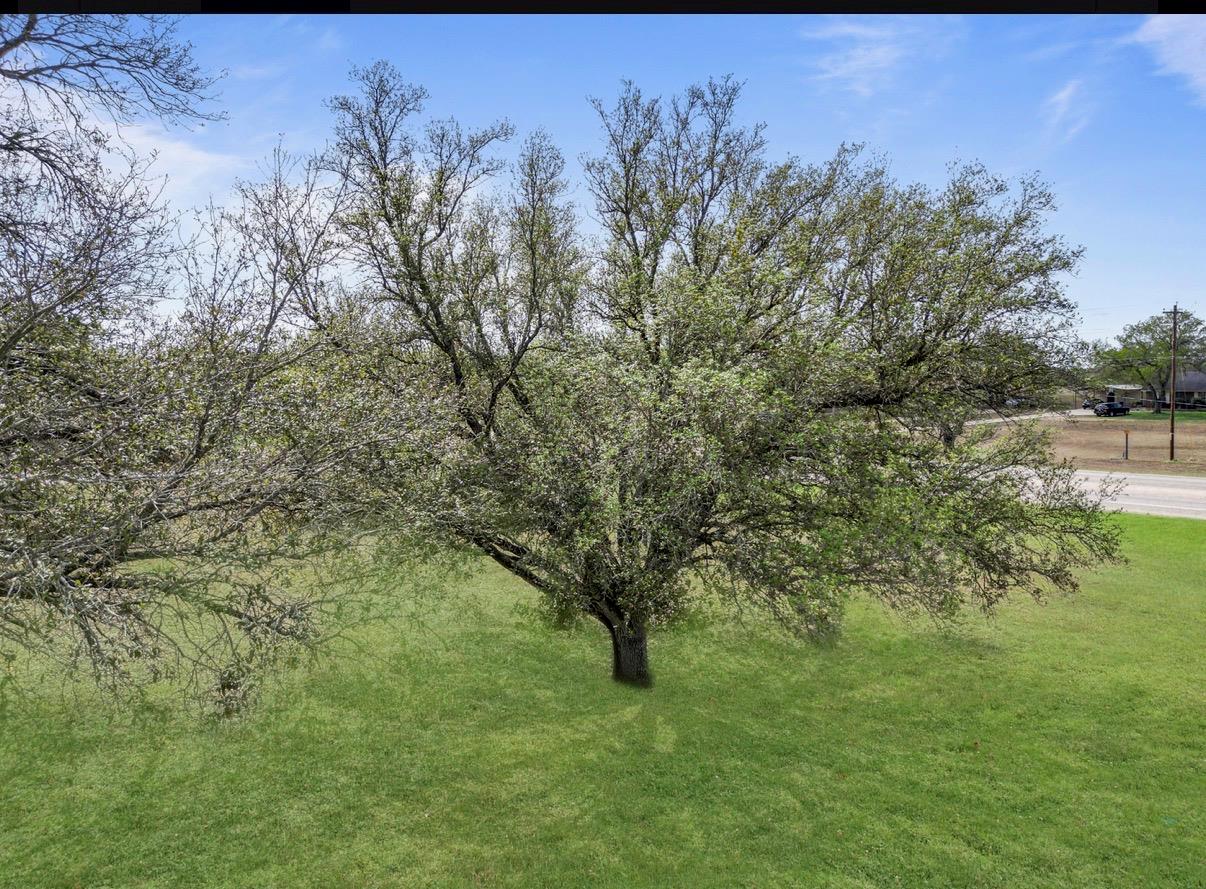 1900 Chukar St, Floresville, TX 78114