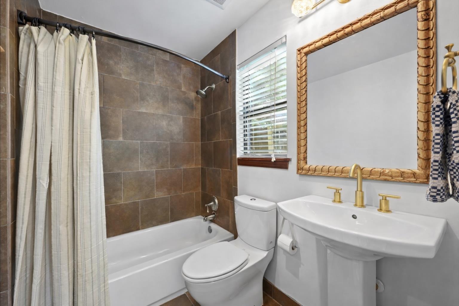 2107 E 13th St, Austin, TX 78702