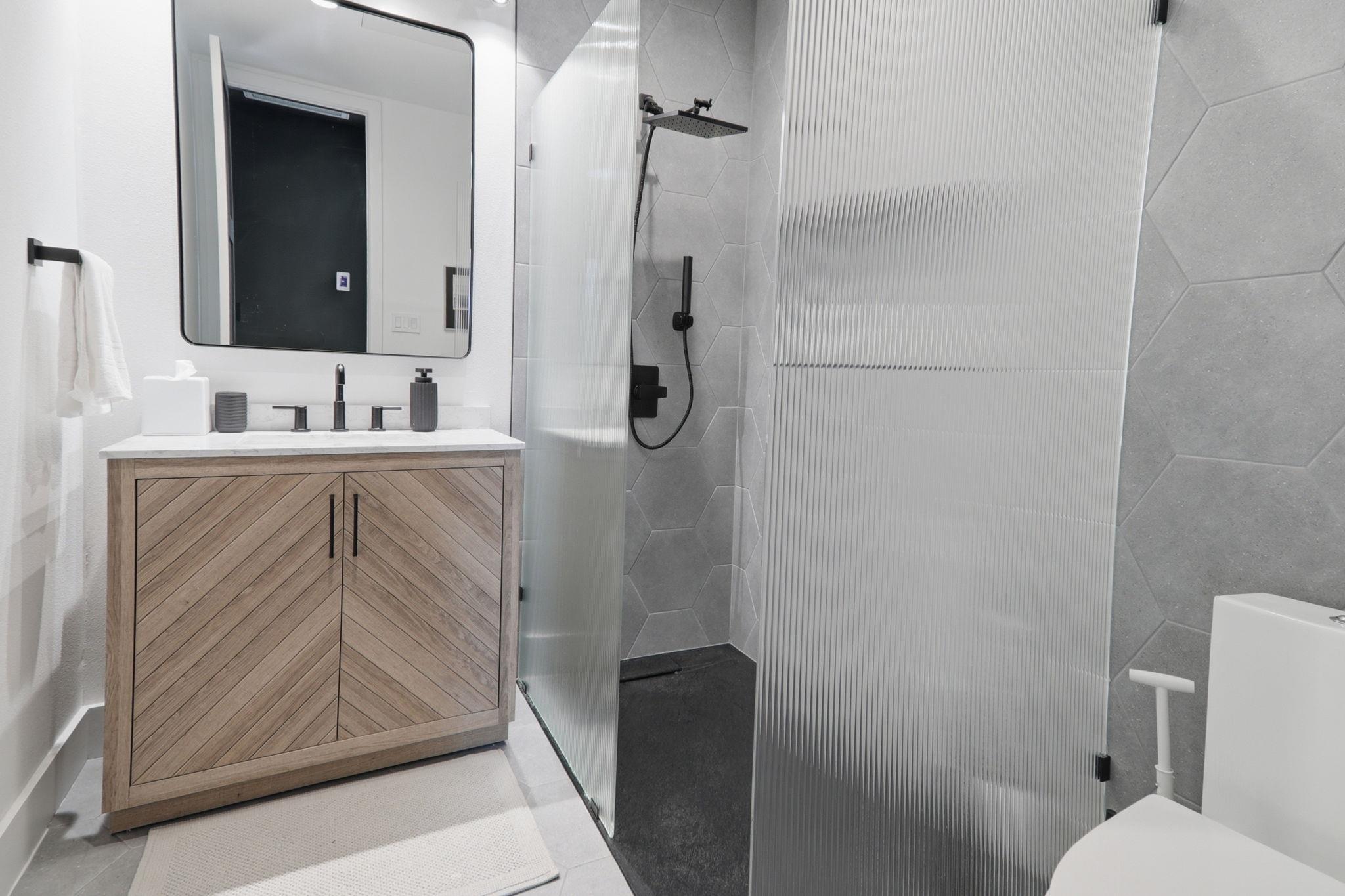 201 Kahana Ln, Bastrop, TX 78602