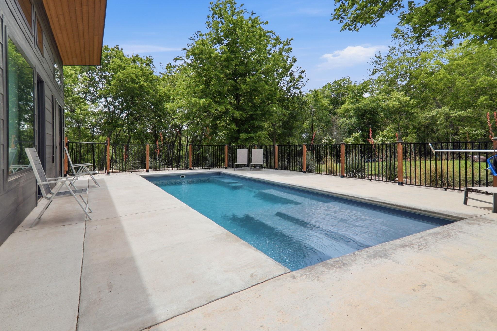 201 Kahana Ln, Bastrop, TX 78602