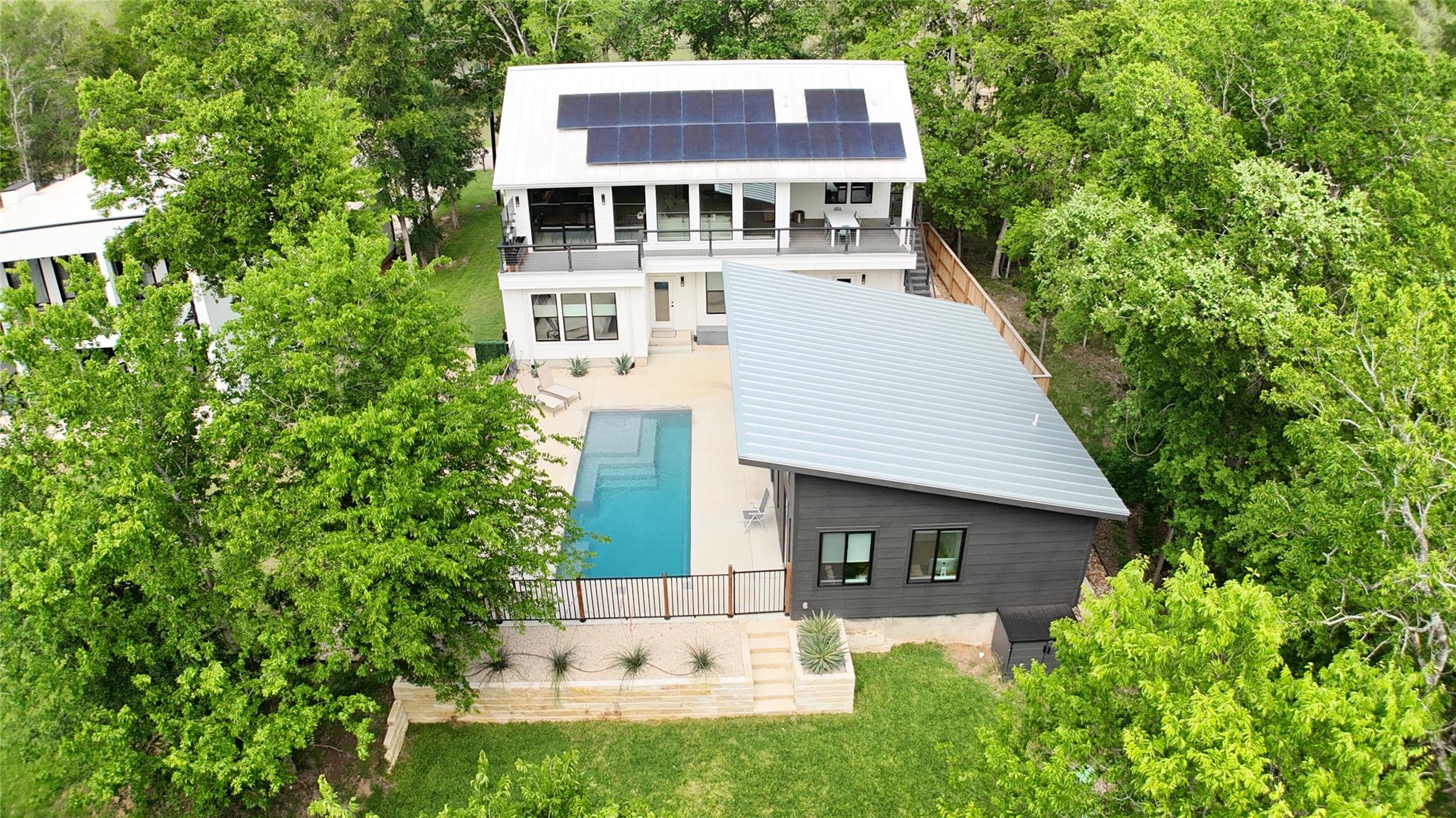 201 Kahana Ln, Bastrop, TX 78602